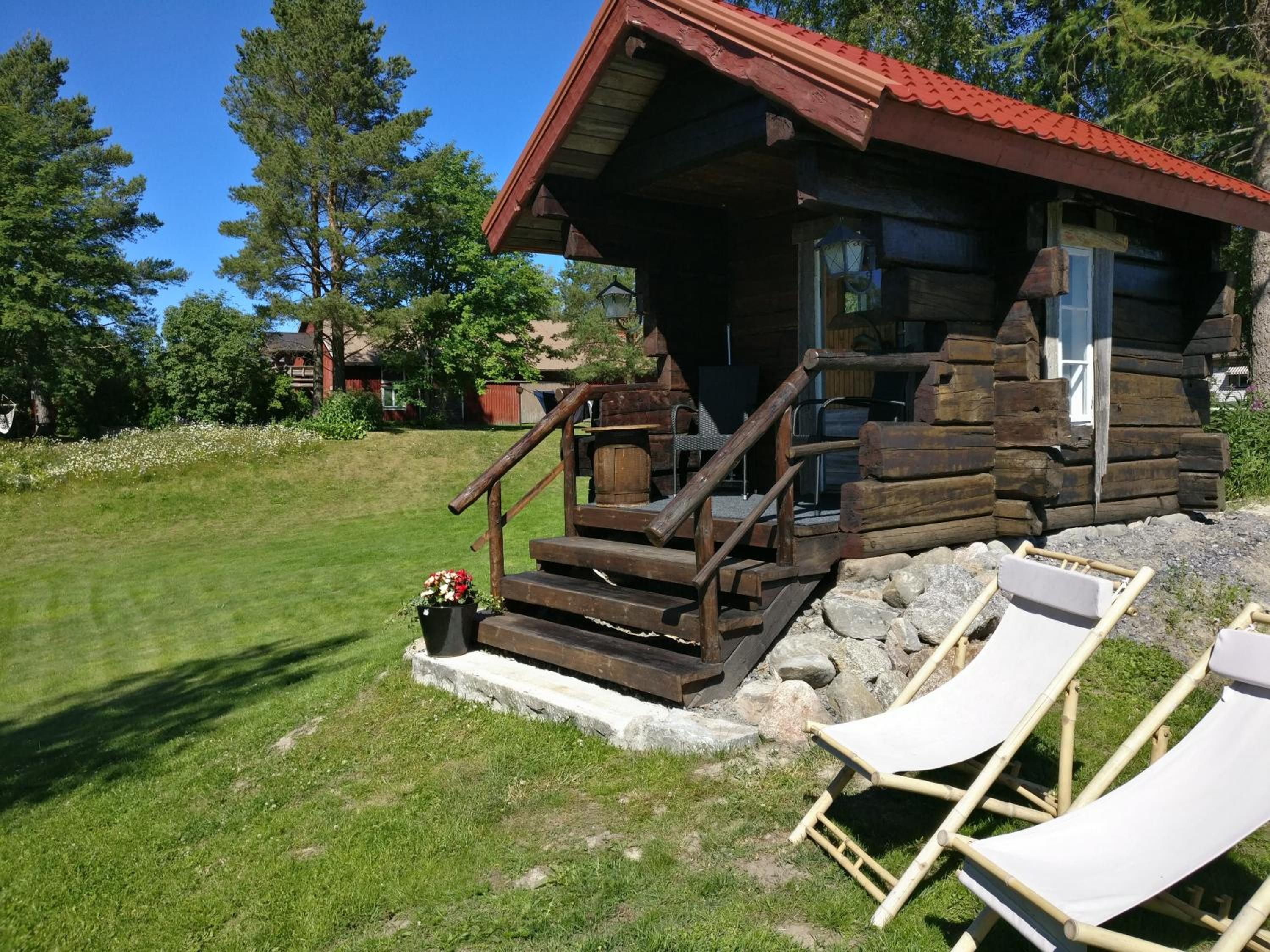 Bungalow - Water Front  - Photo 8