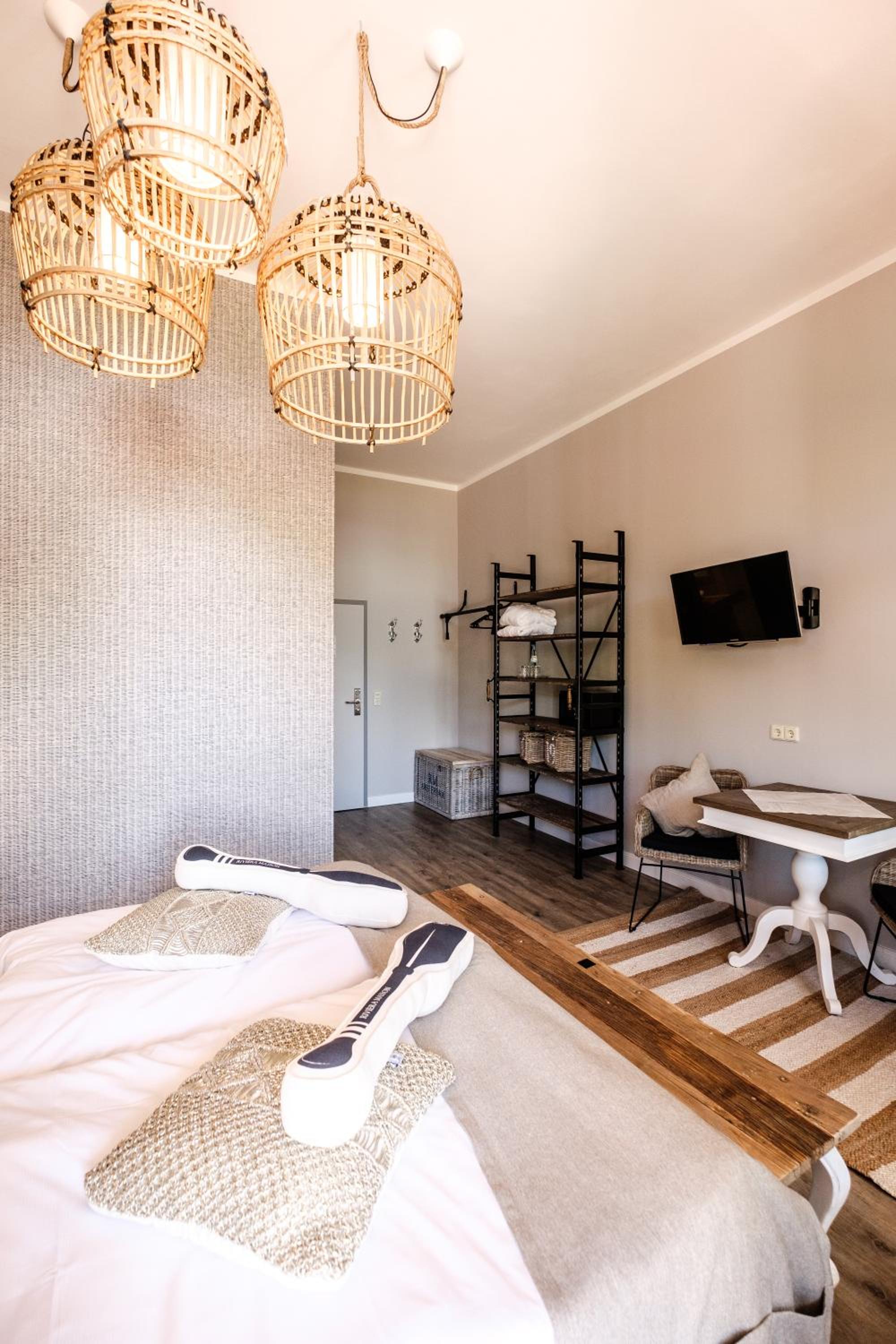 Comfort Double or Twin Room with Lake view photo 3