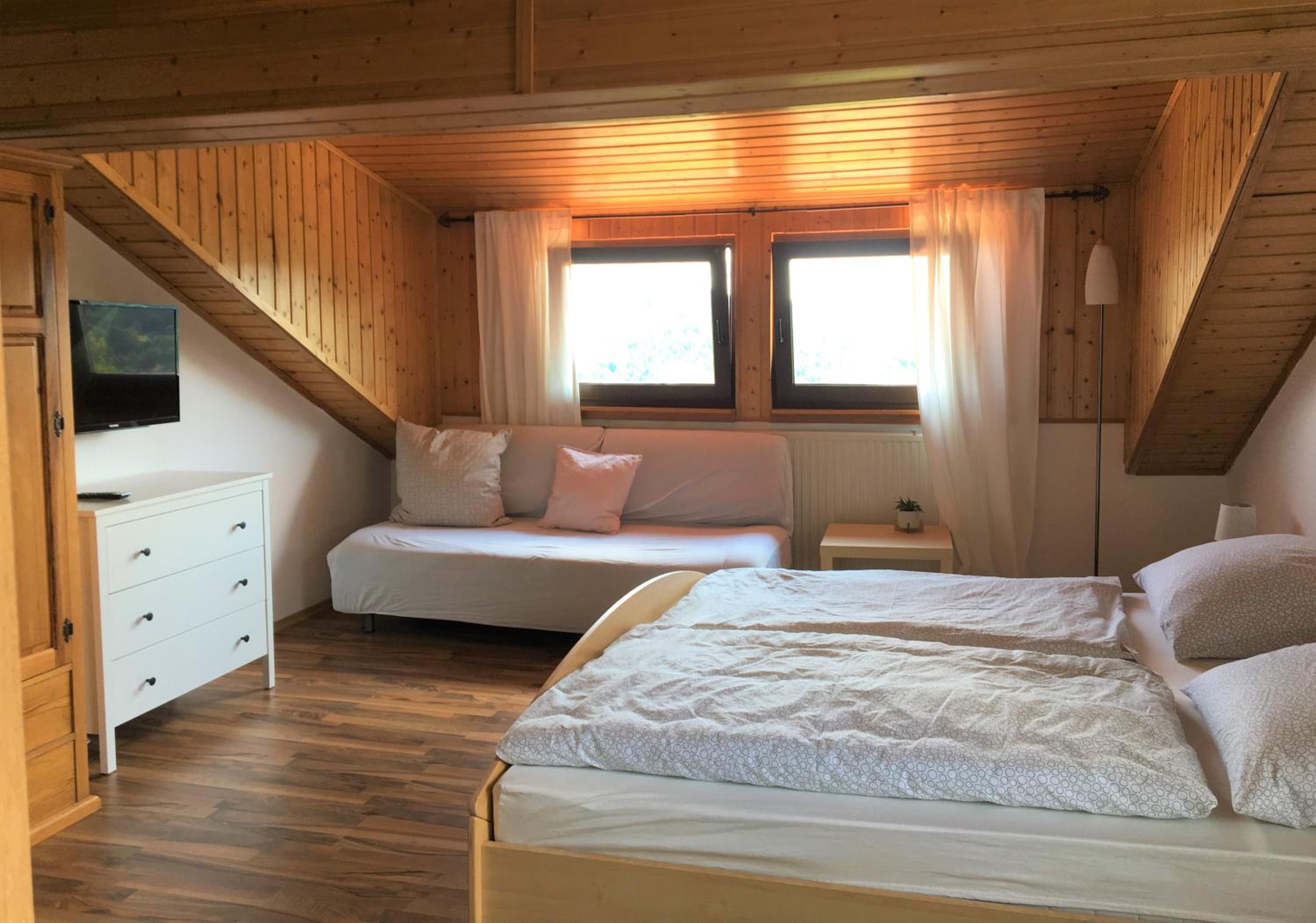 Apartment with Mountain View - Photo 1