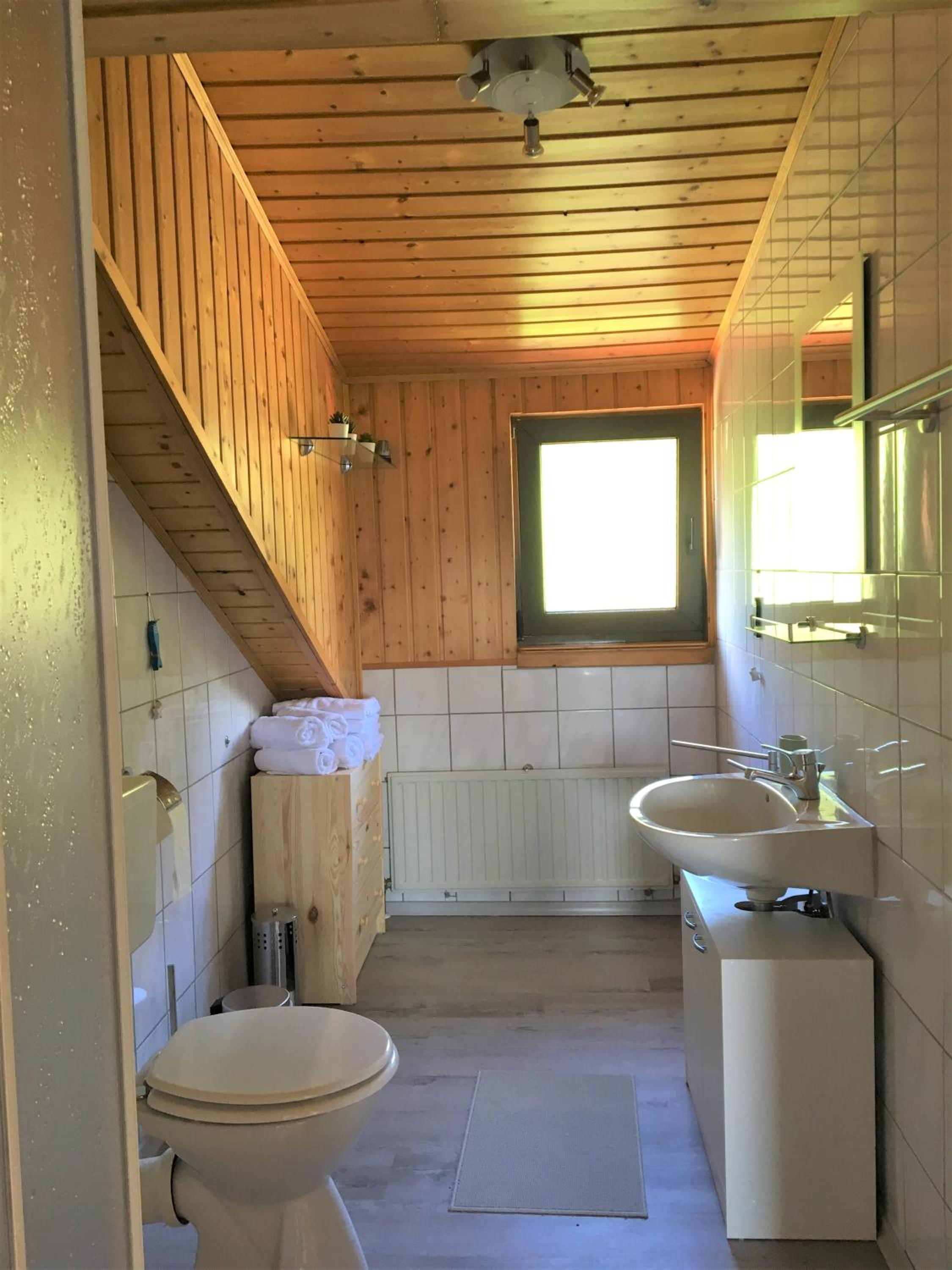 Apartment with Mountain View - Photo 3