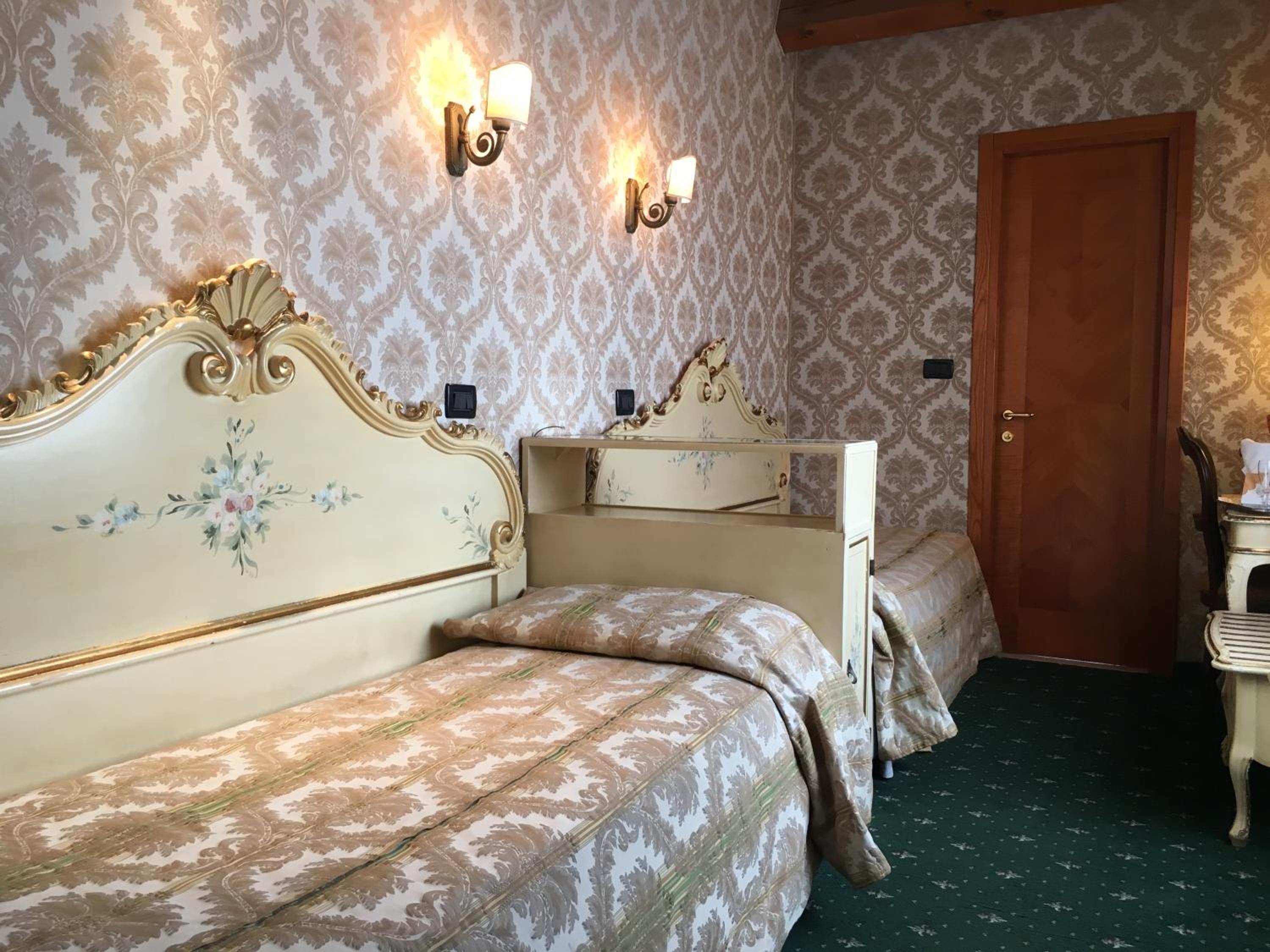 Twin Room photo 1