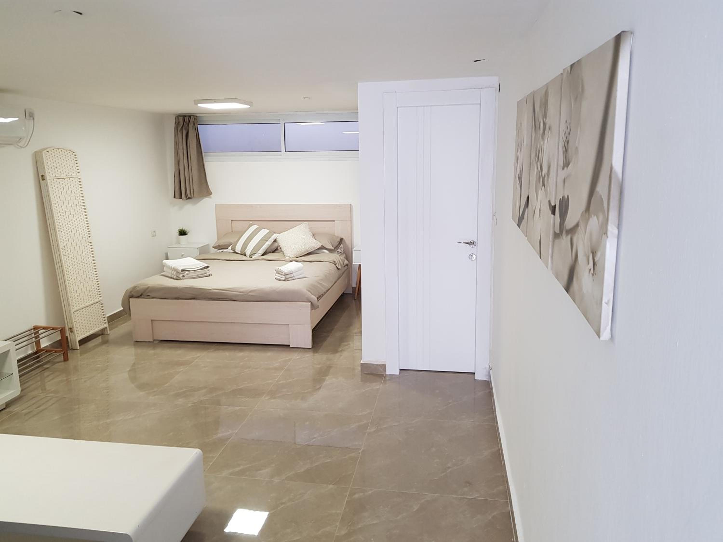 One-Bedroom Apartment - Photo 10