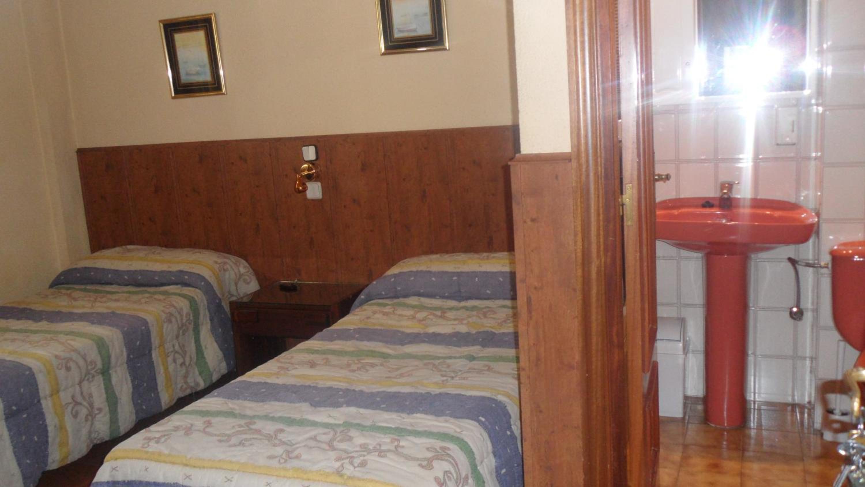 Standard Double or Twin Room - Photo 1