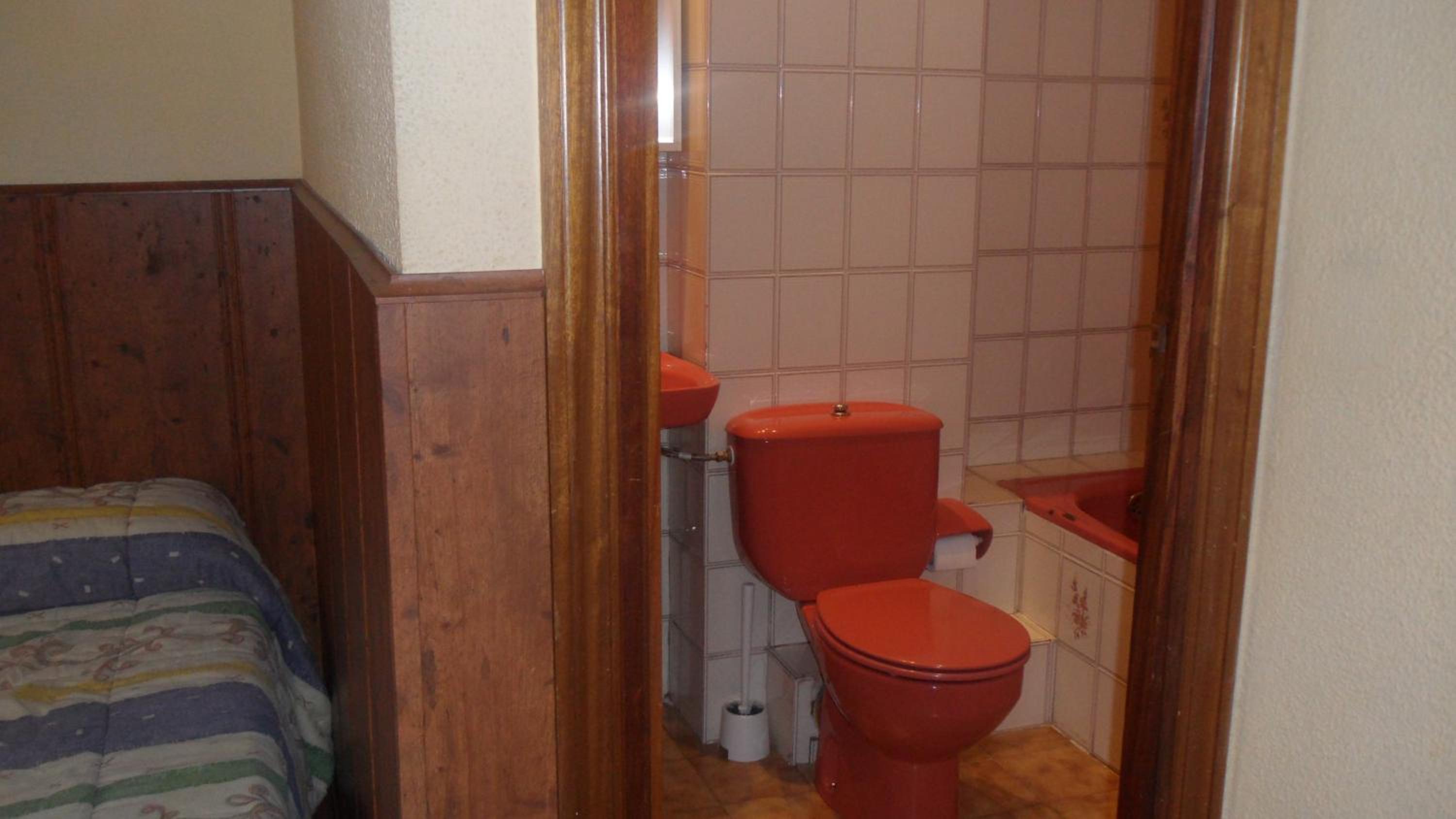 Standard Double or Twin Room - Photo 5