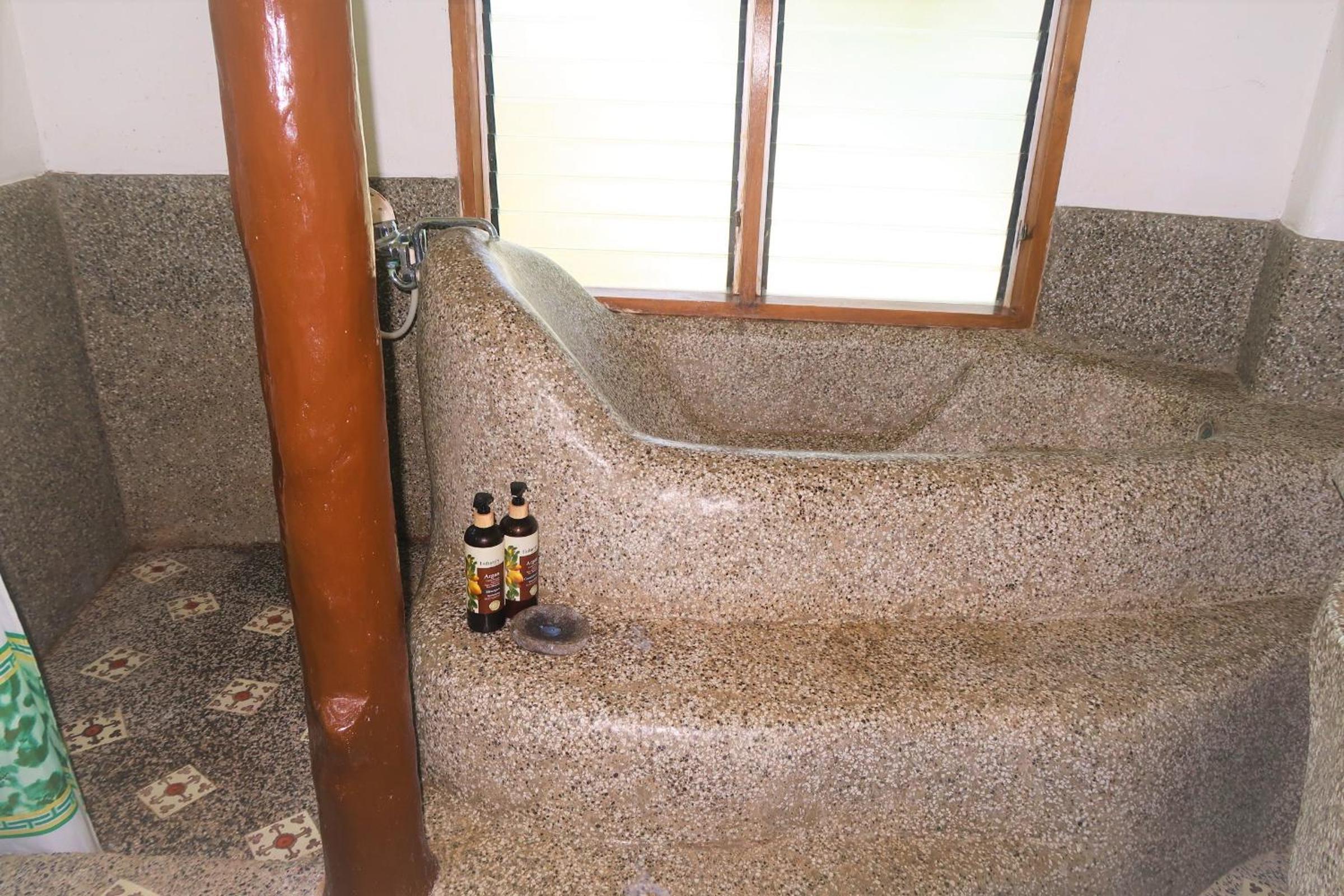 Superior Suite with Sea View - Photo 2