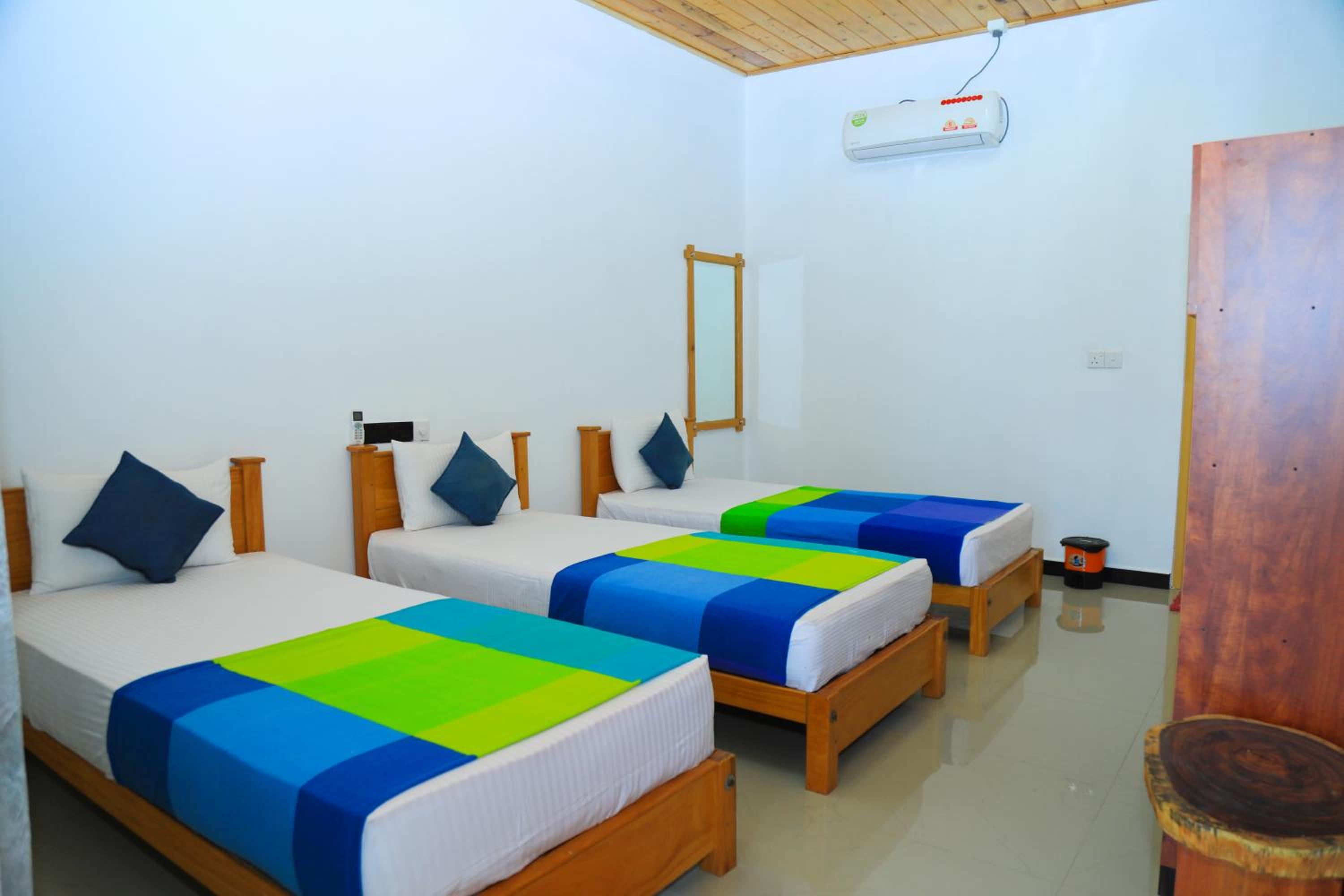 Budget Double Room photo 3