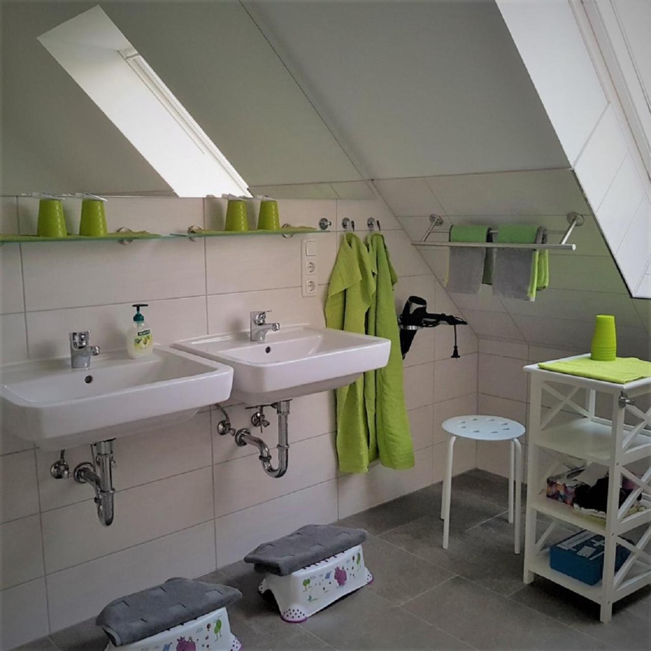 Three-Bedroom House photo 3