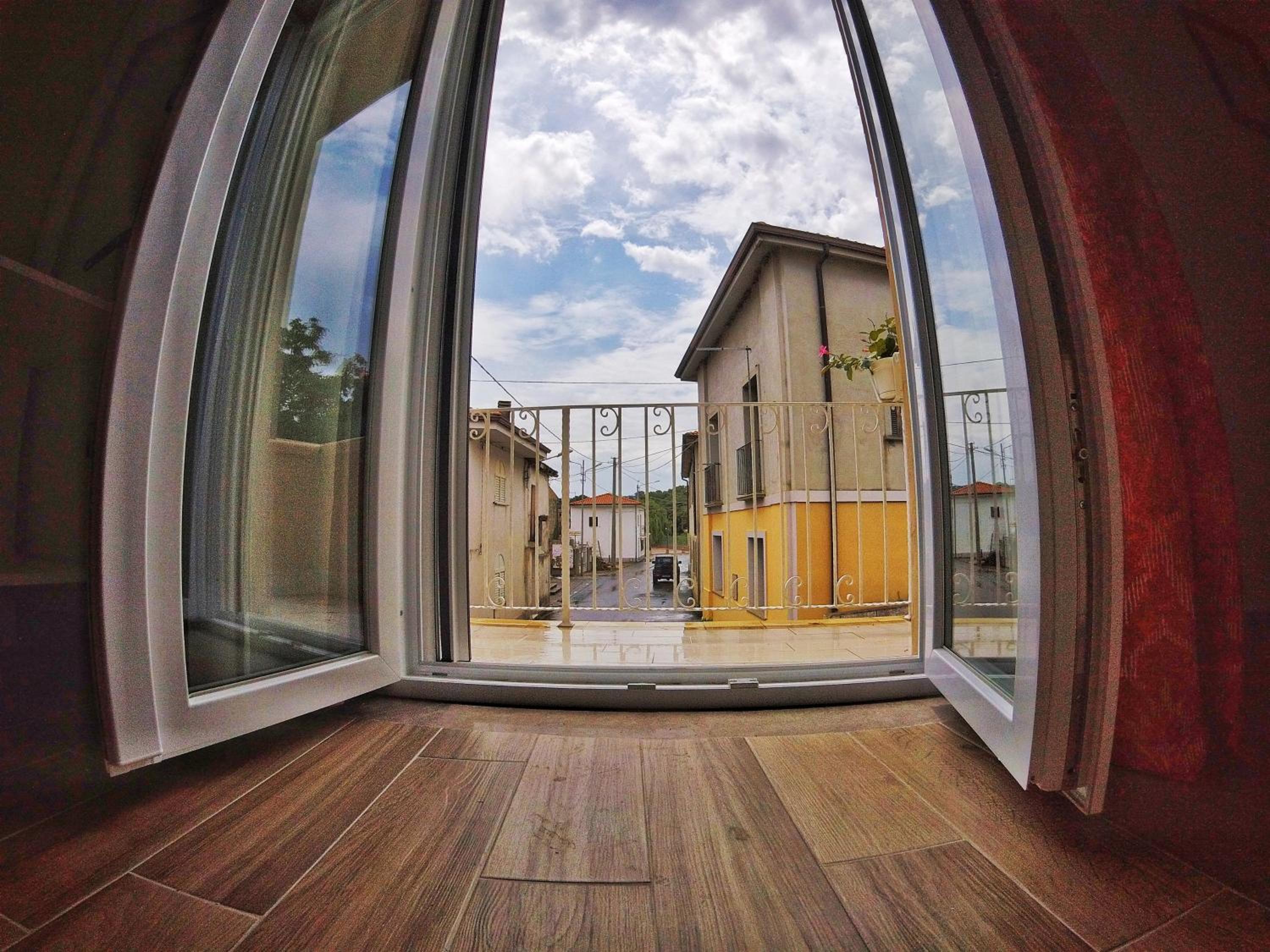 Deluxe Double or Twin Room with Balcony - Photo 3
