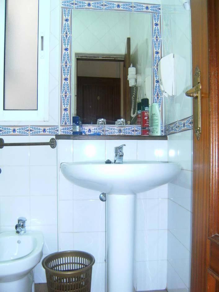 Triple Room - Photo 1