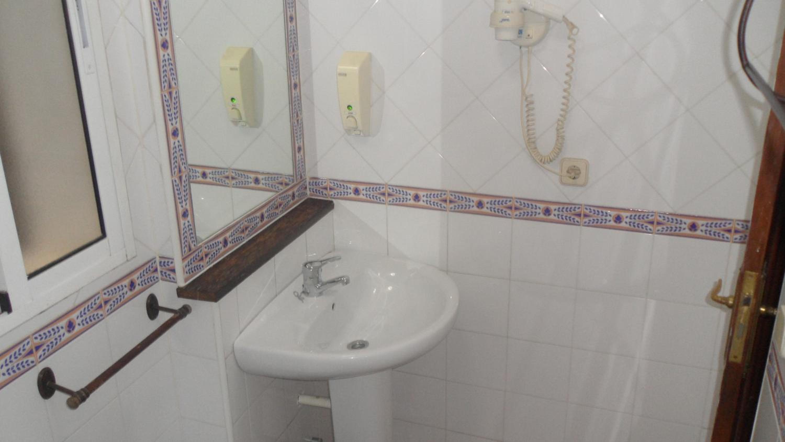 Triple Room - Photo 2