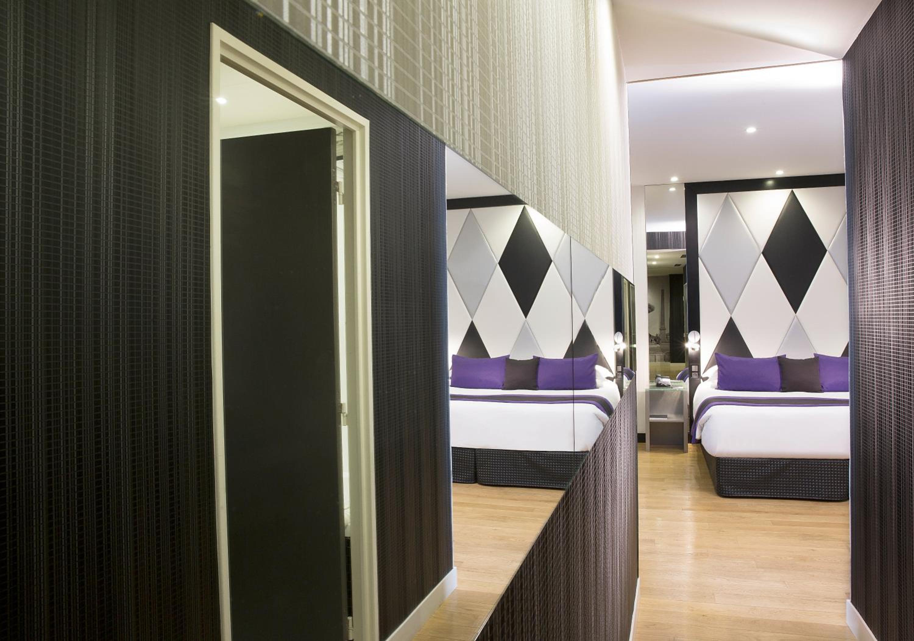 Deluxe Triple Room thumbnail 5