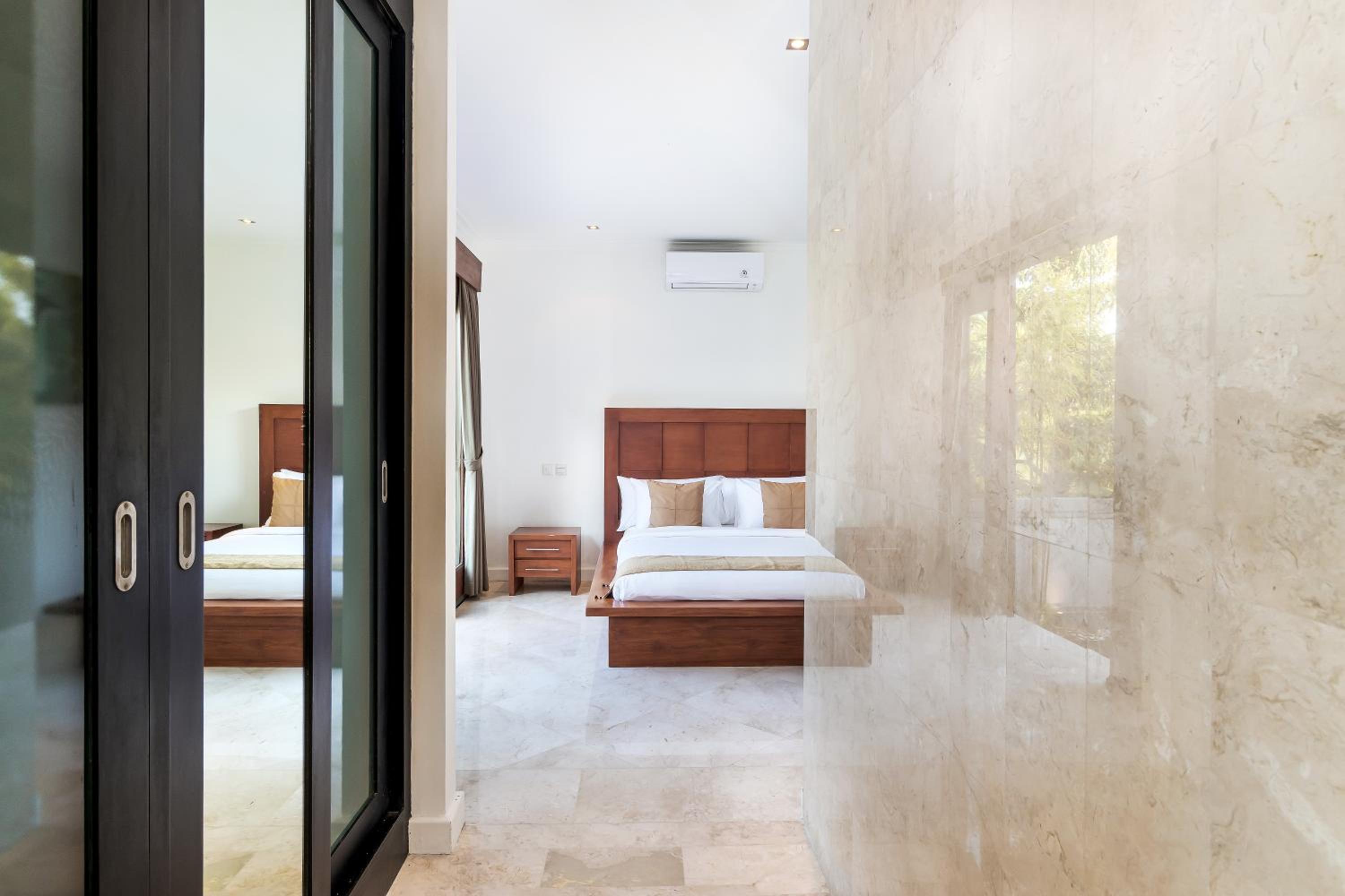 Three-Bedroom Villa - Photo 31