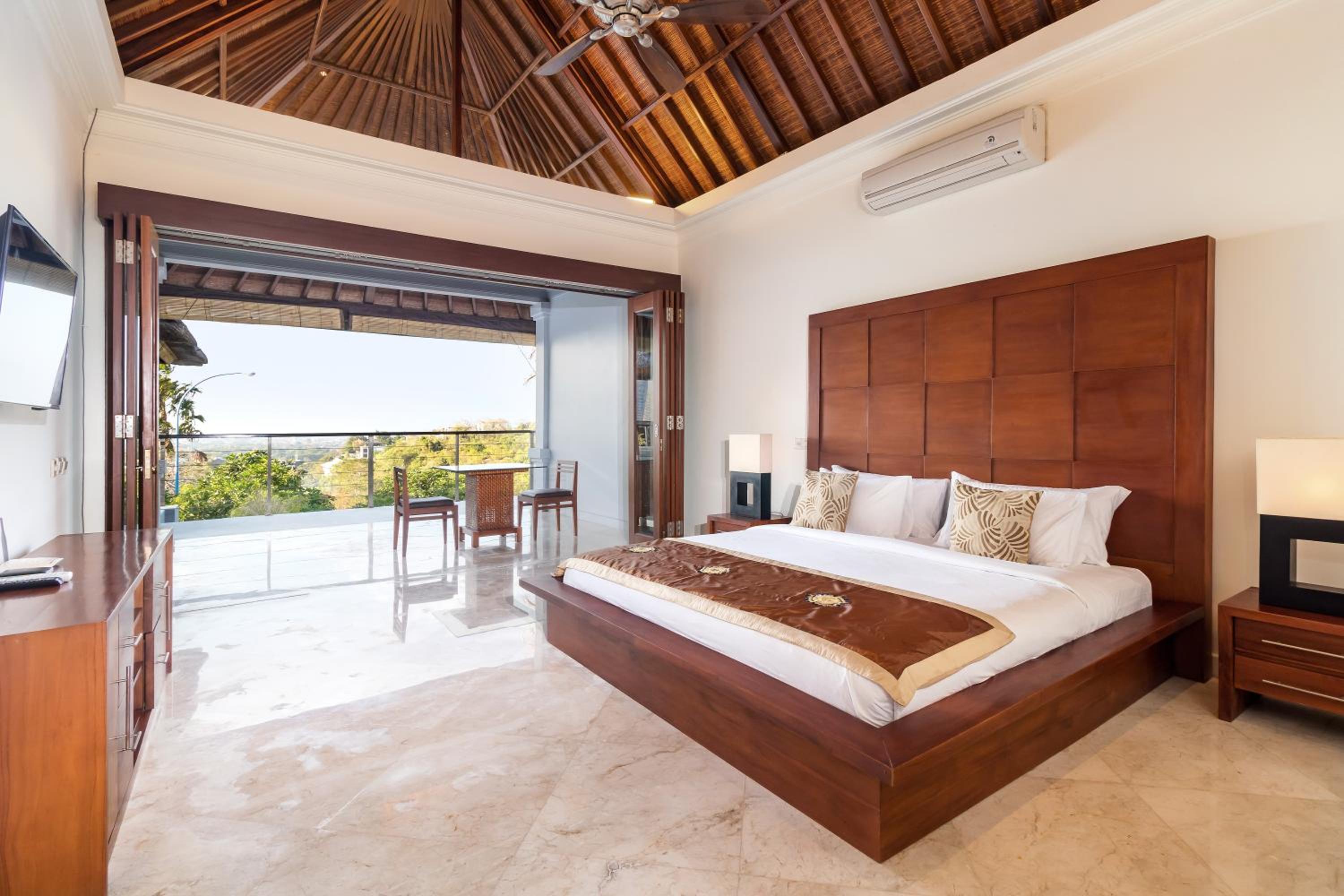 Three-Bedroom Villa - Photo 16