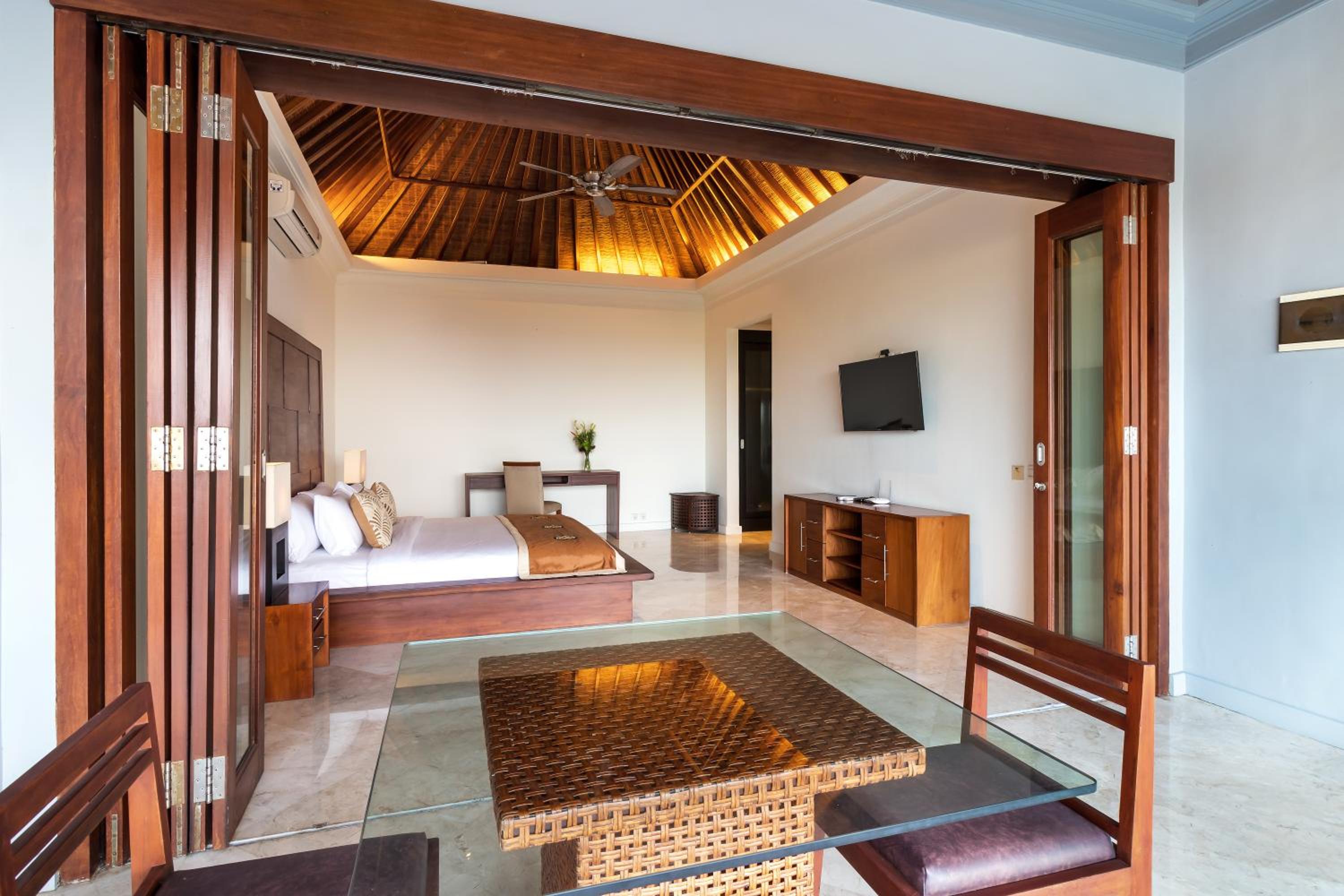 Three-Bedroom Villa - Photo 17