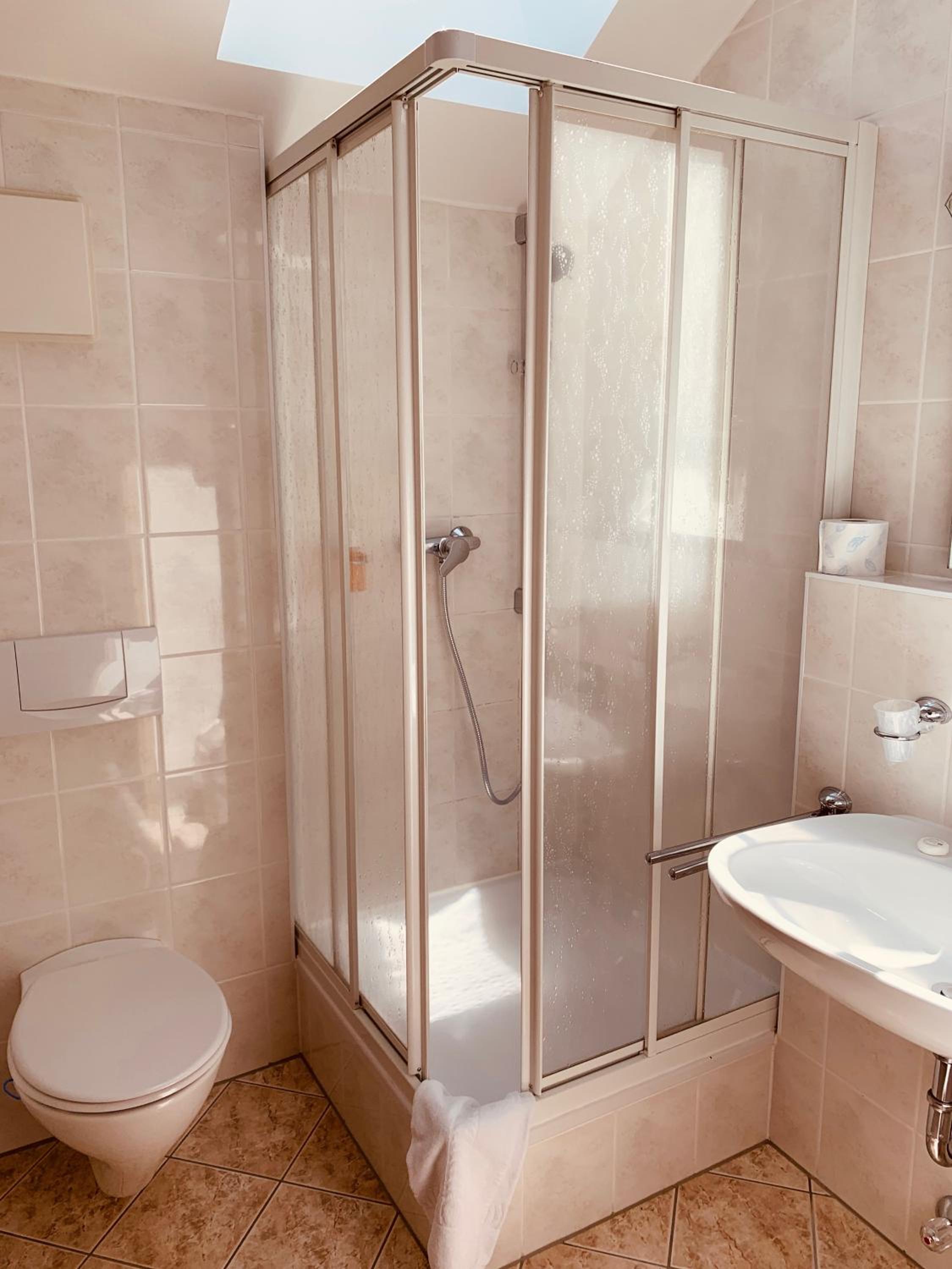 Double Room - Photo 9