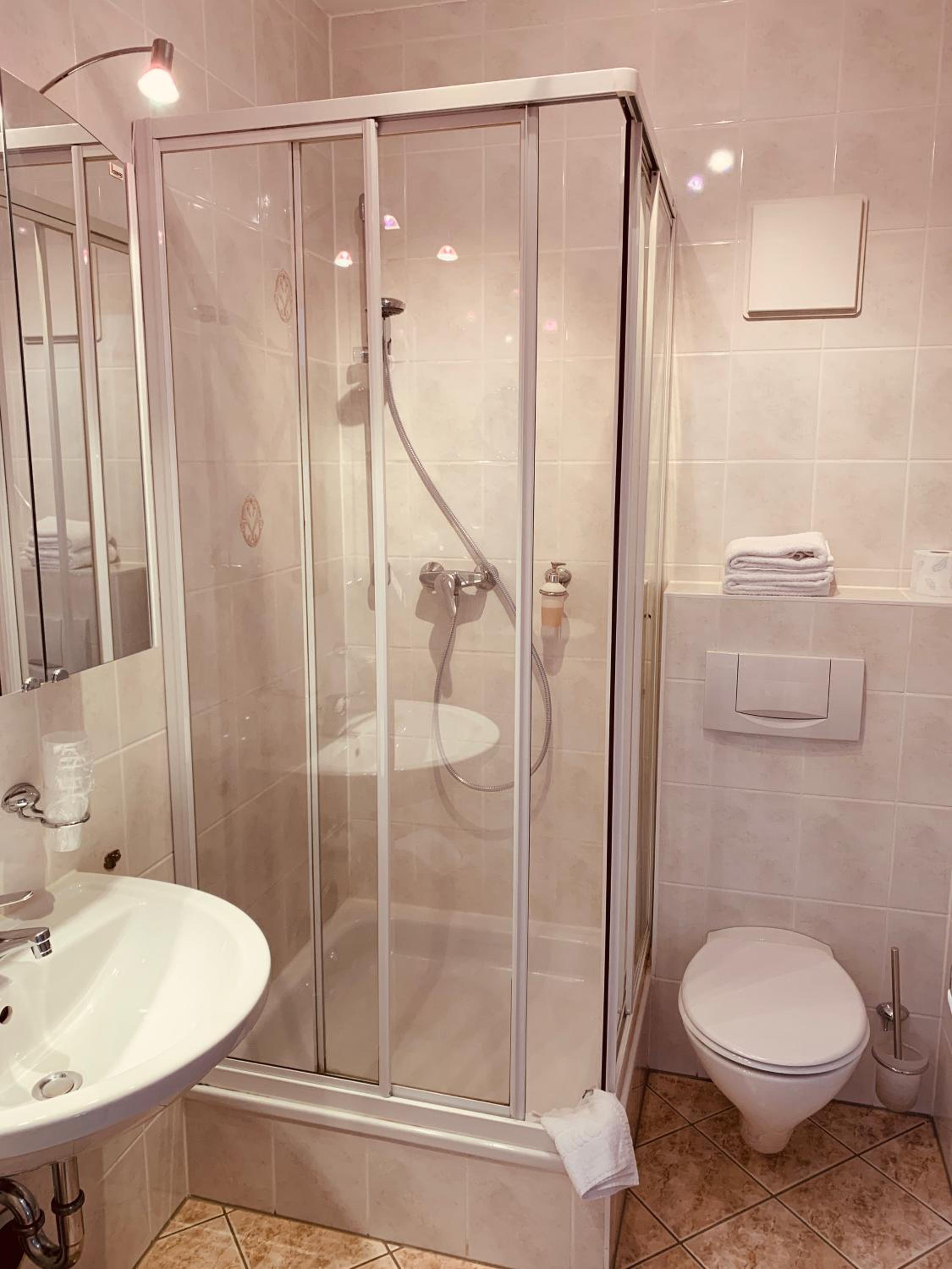Double Room - Photo 12