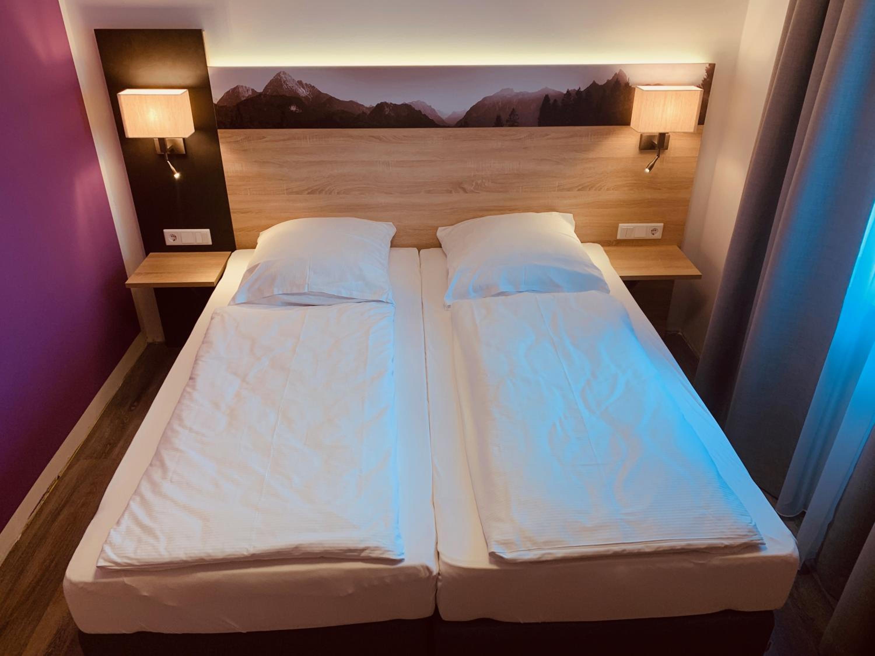 One-Bedroom Suite - Photo 3