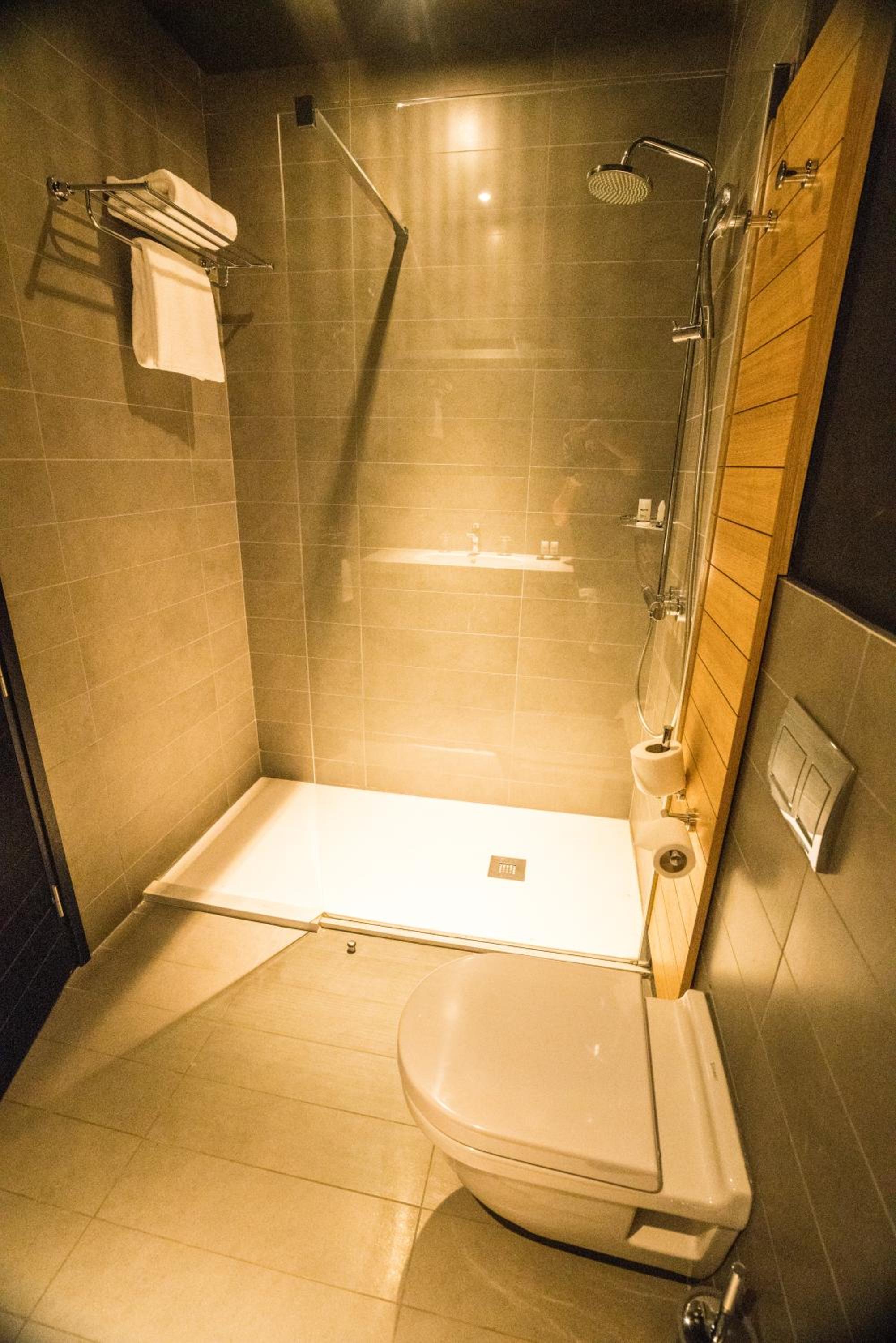 Superior King Room - Photo 3