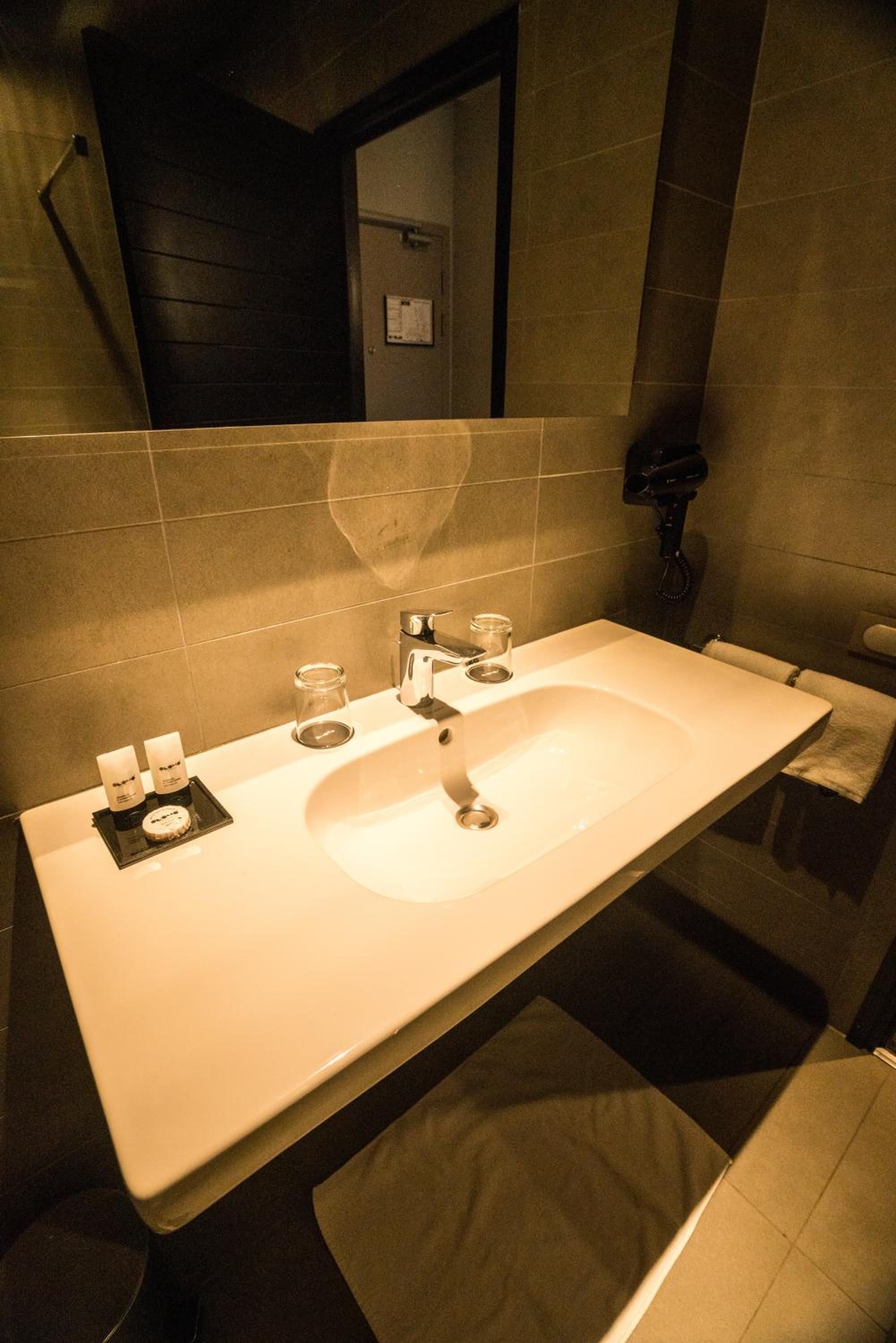 Suite - Photo 7