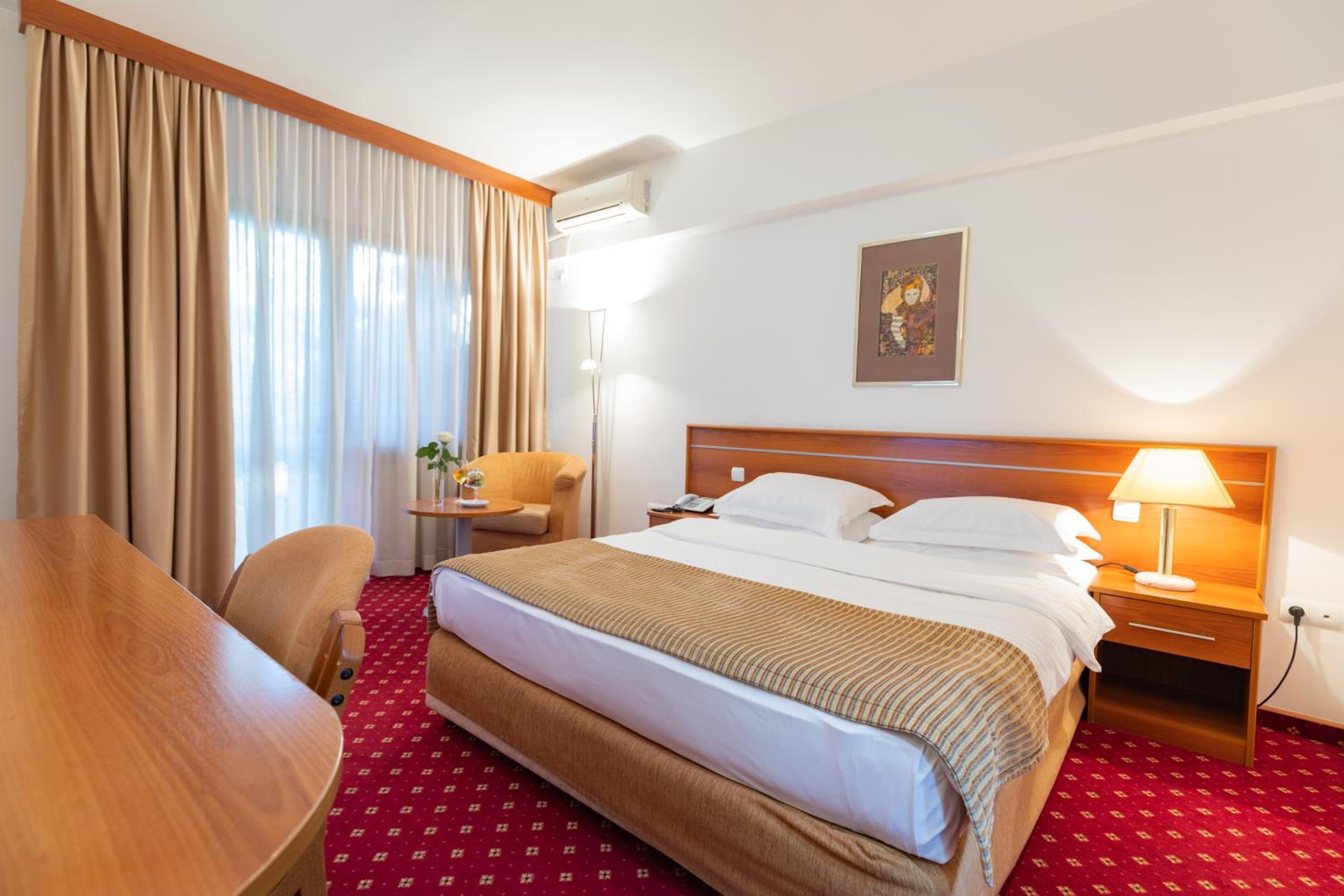 Double Room - Photo 1