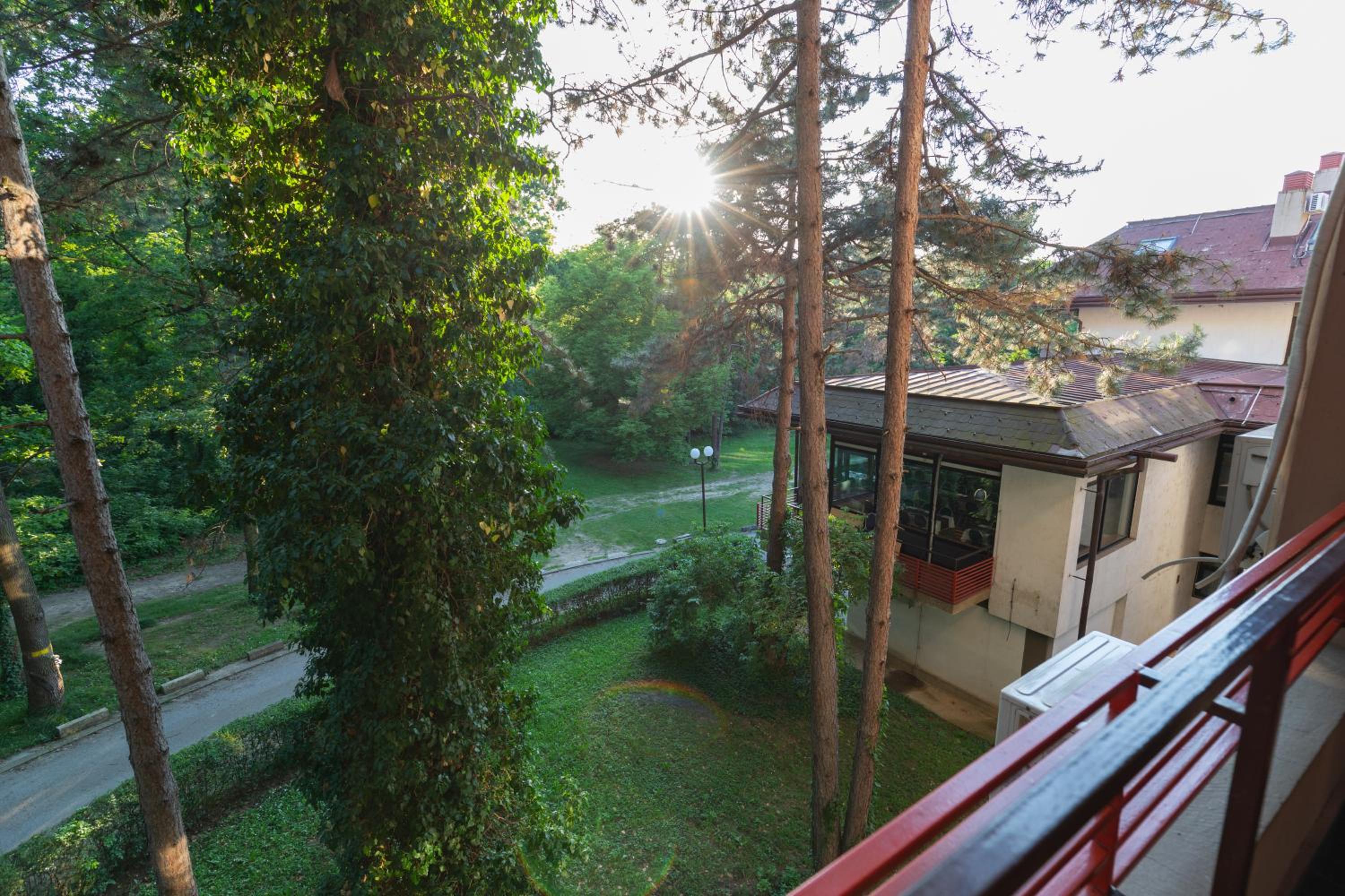 Double Room - Photo 6
