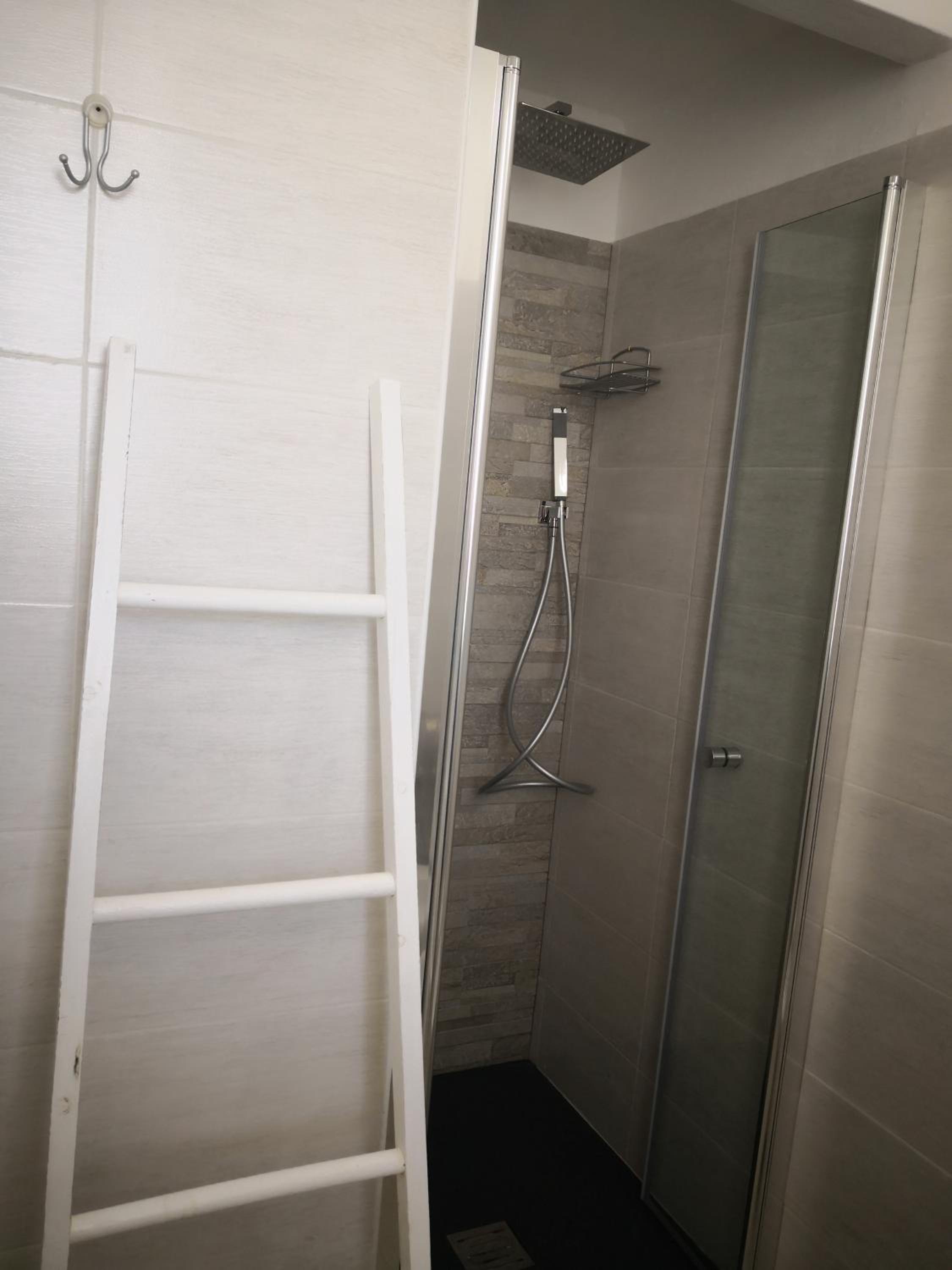 One-Bedroom Apartment - Photo 38