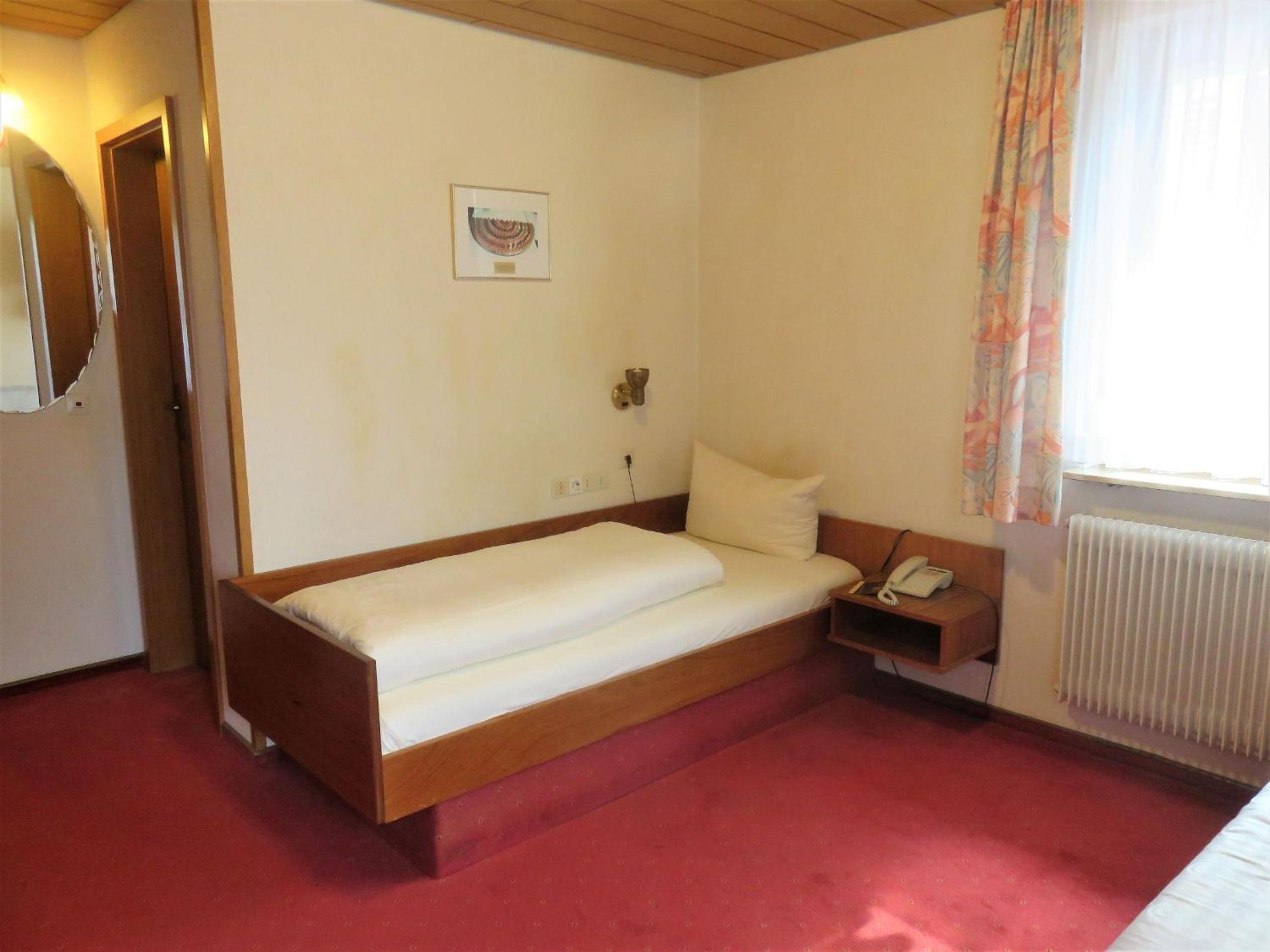 Single Room photo 2