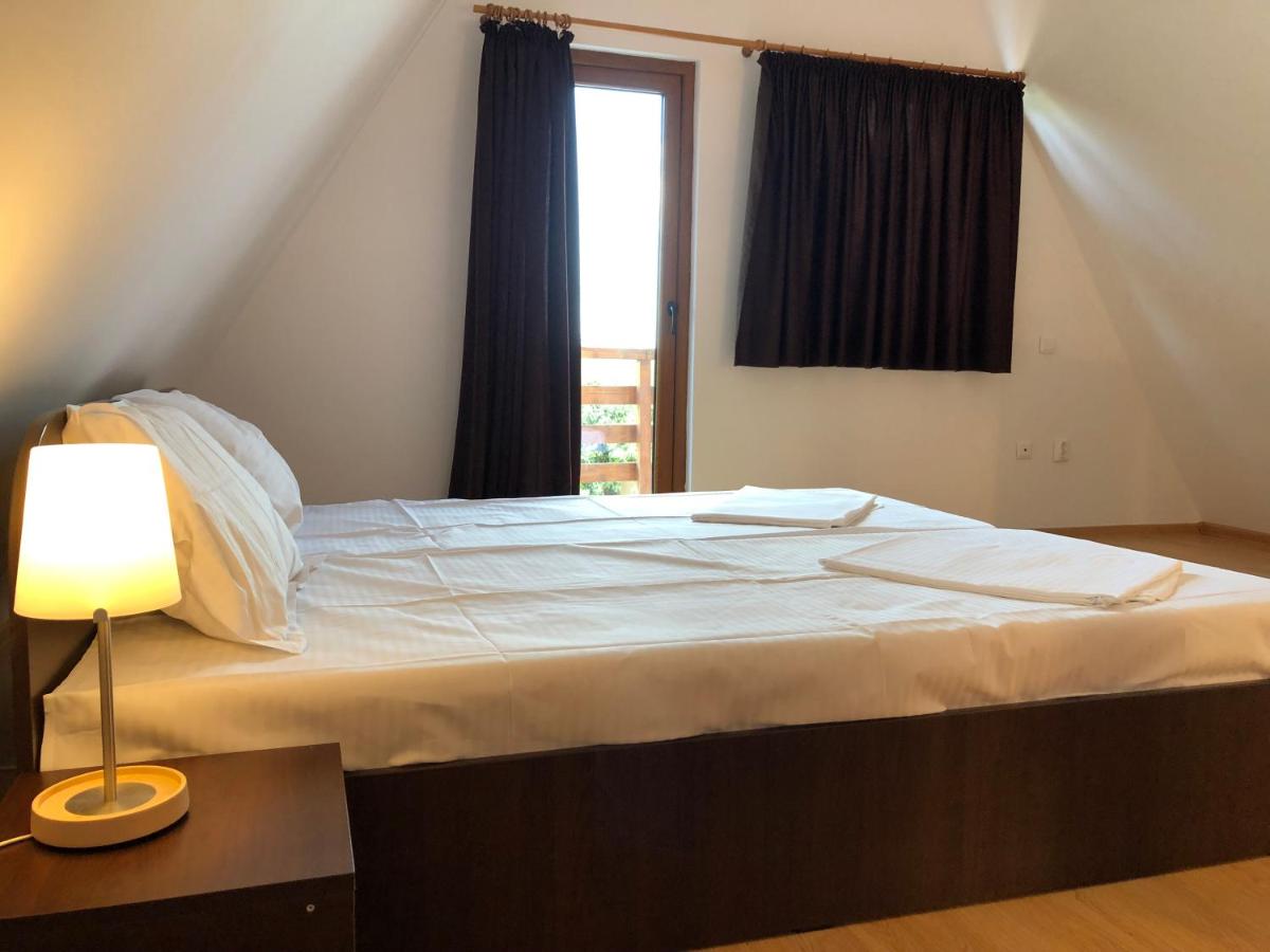 Apartment - Split Level photo 2