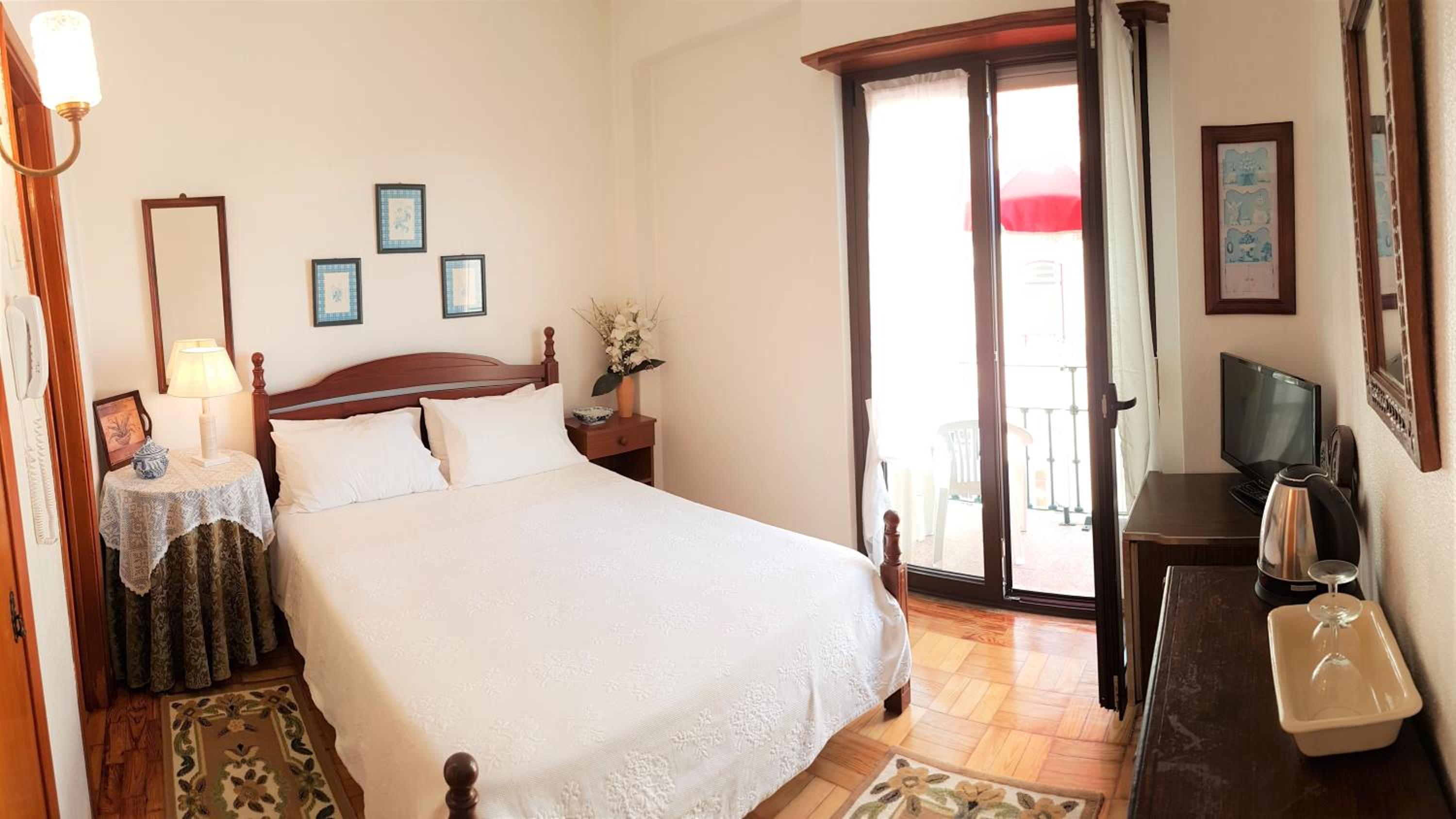 Double Room - Photo 9