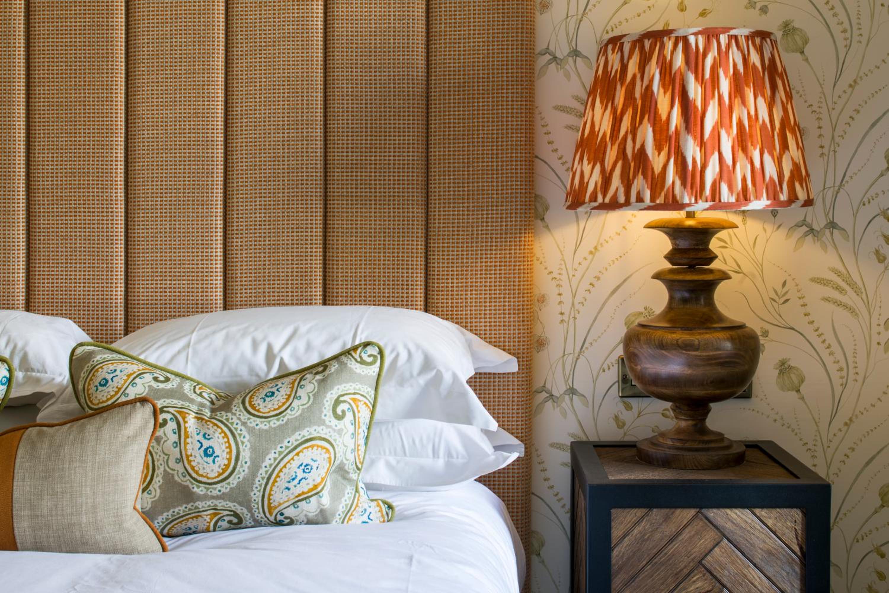 Delightful Room - Photo 14