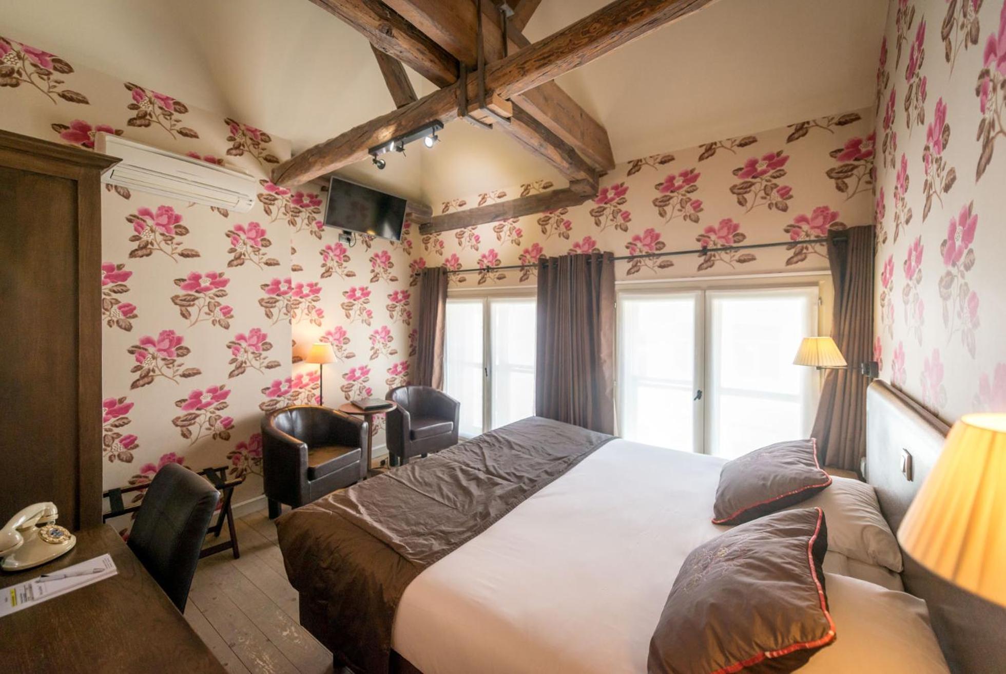 Standard Double Room - Photo 1