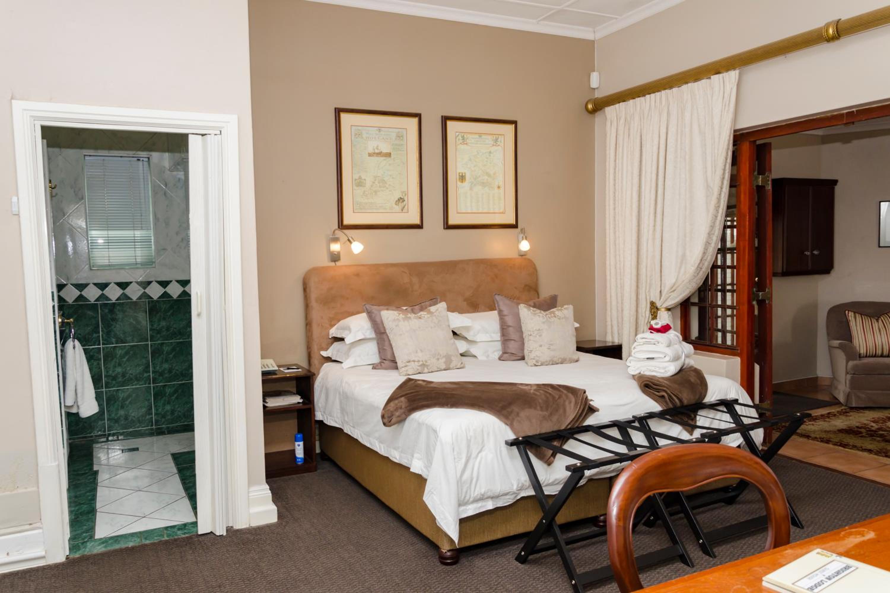 Family Room - Photo 7