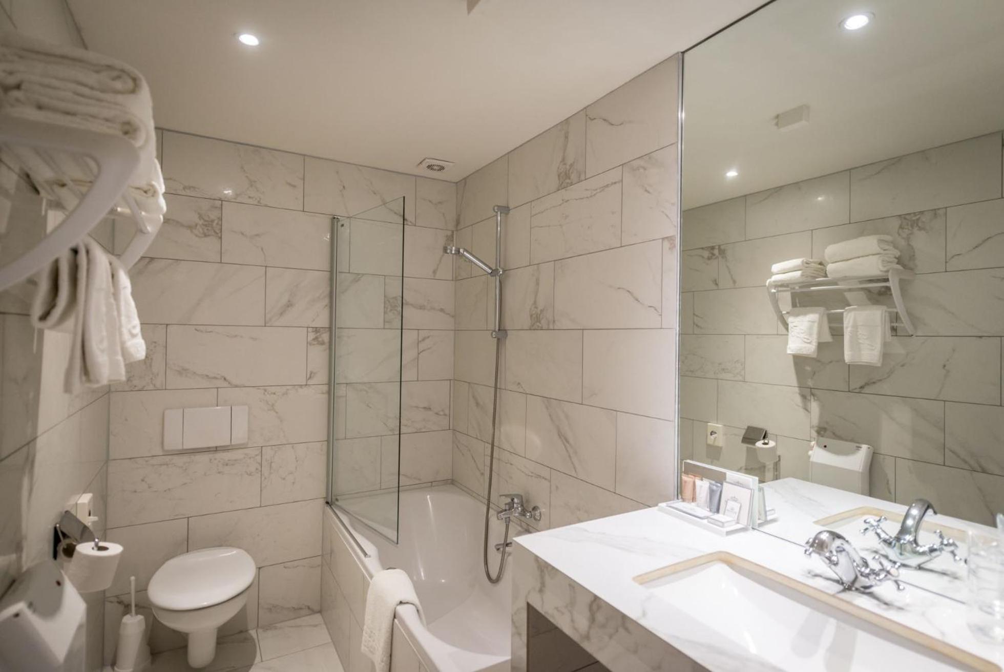 Deluxe Double Room - Photo 10