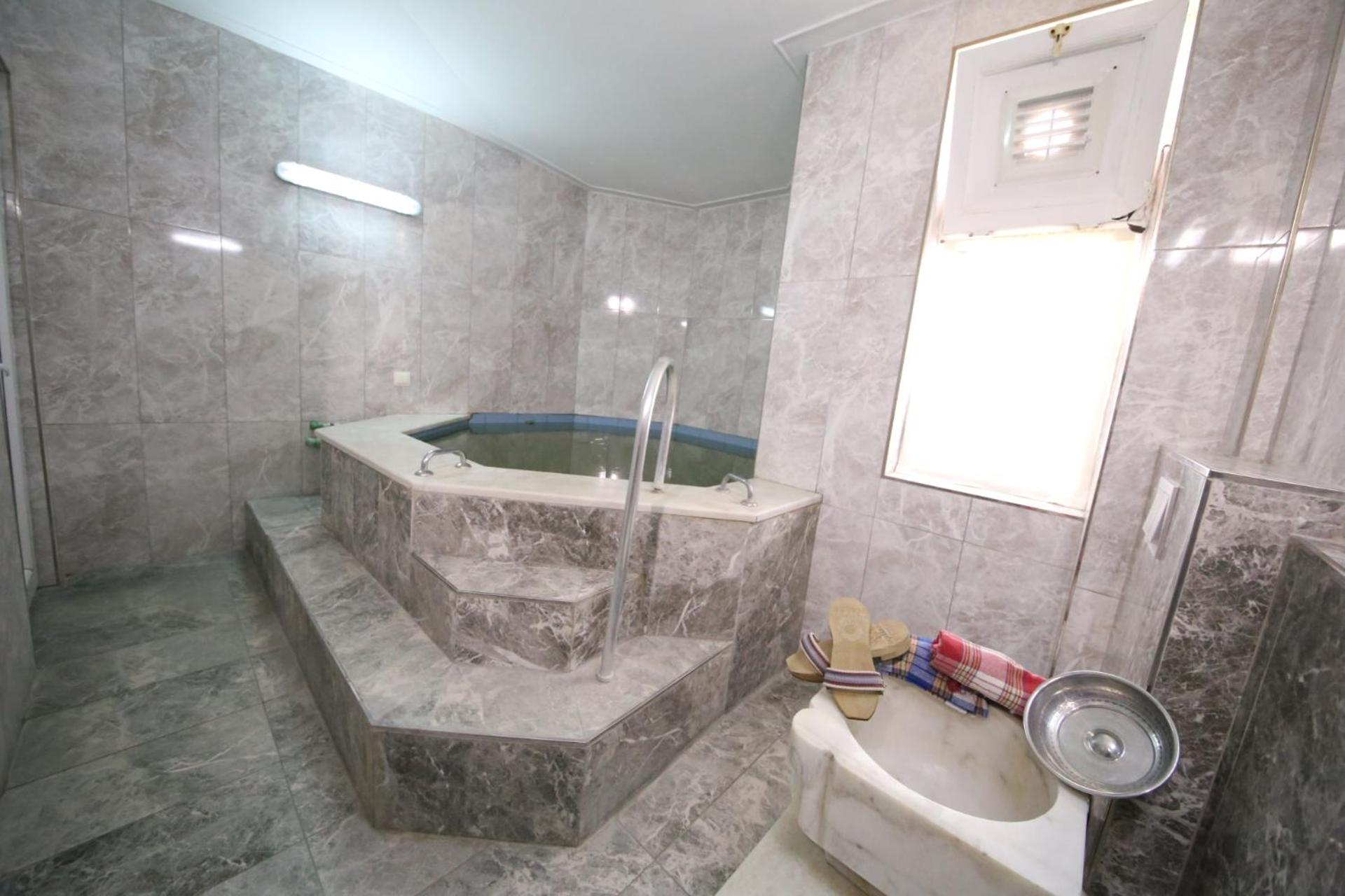 Two-Bedroom Apartment - Photo 2