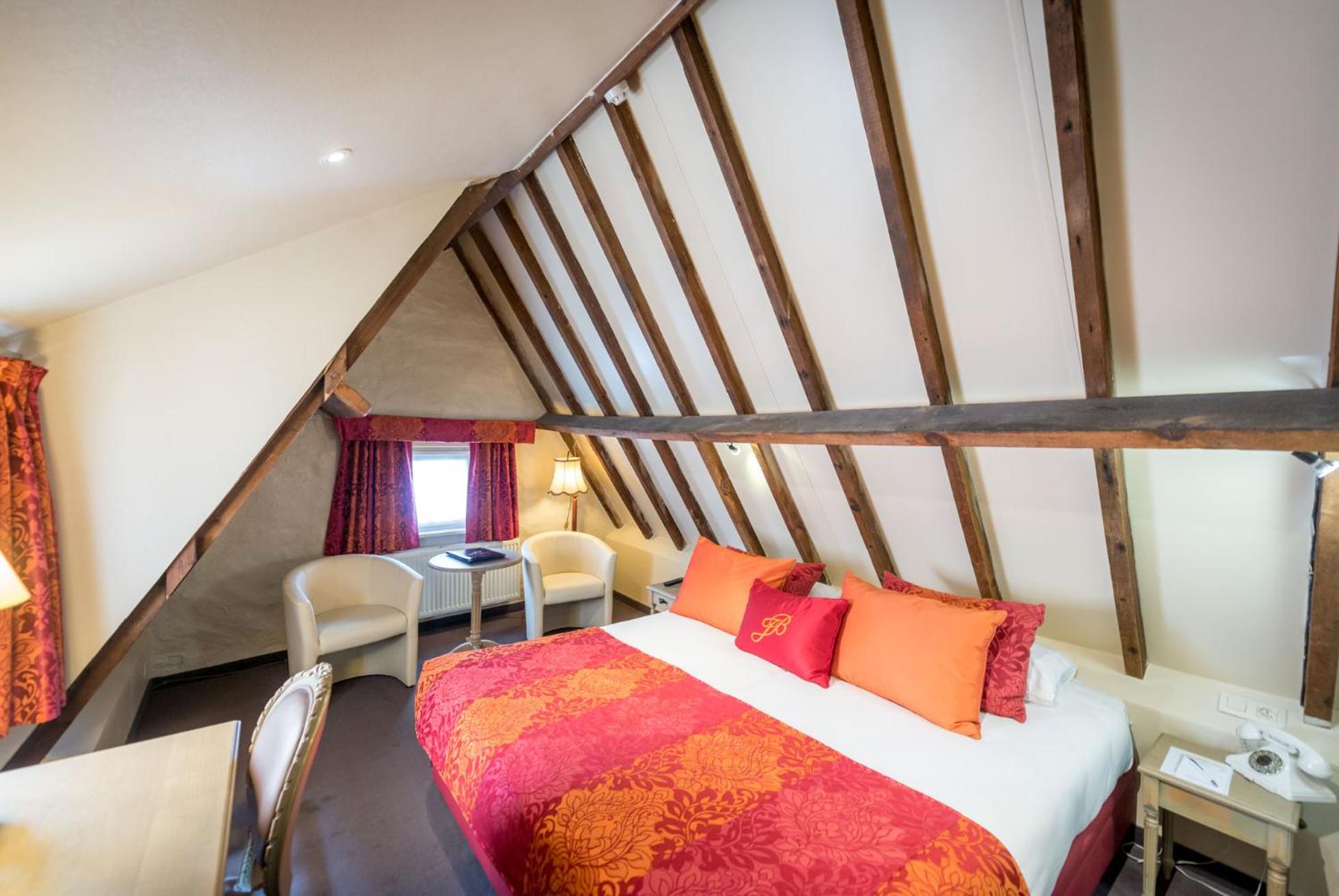 Standard Double Room - Photo 17