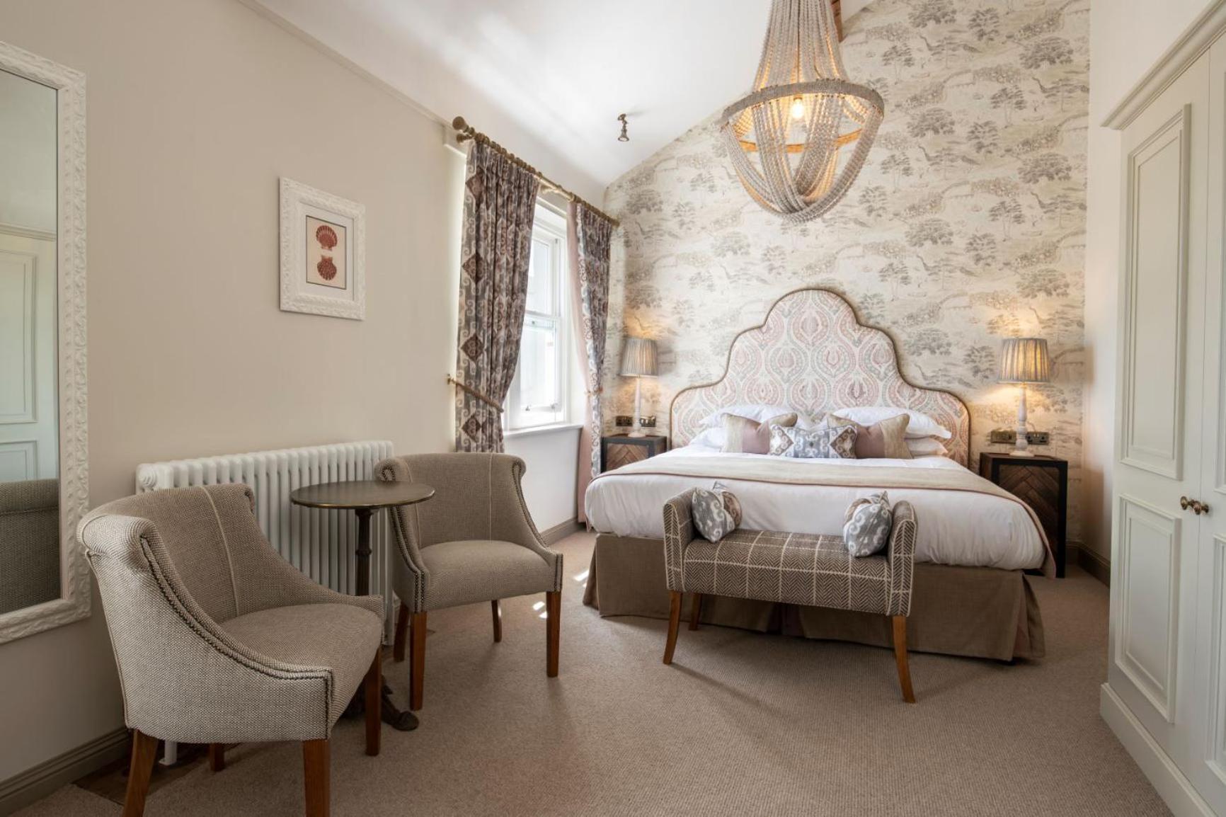 Delightful Room - Photo 3
