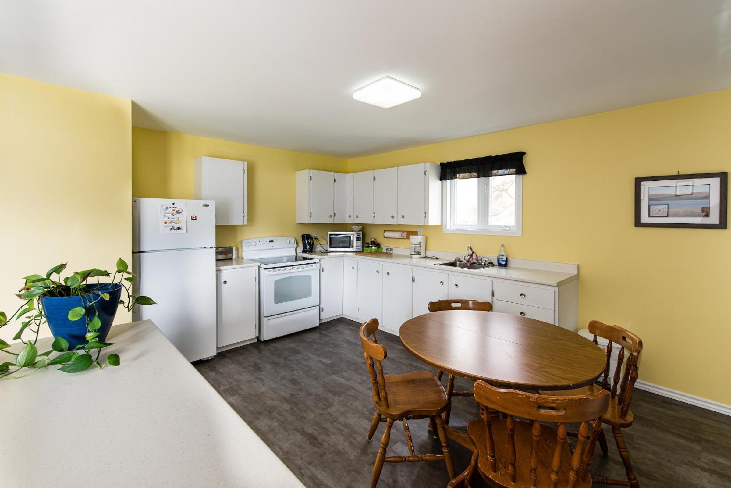 Two-Bedroom Cottage photo 2