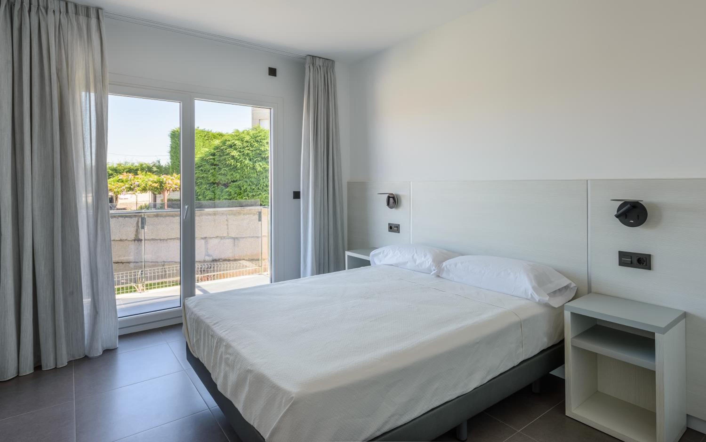 Apartment with Terrace - Photo 1