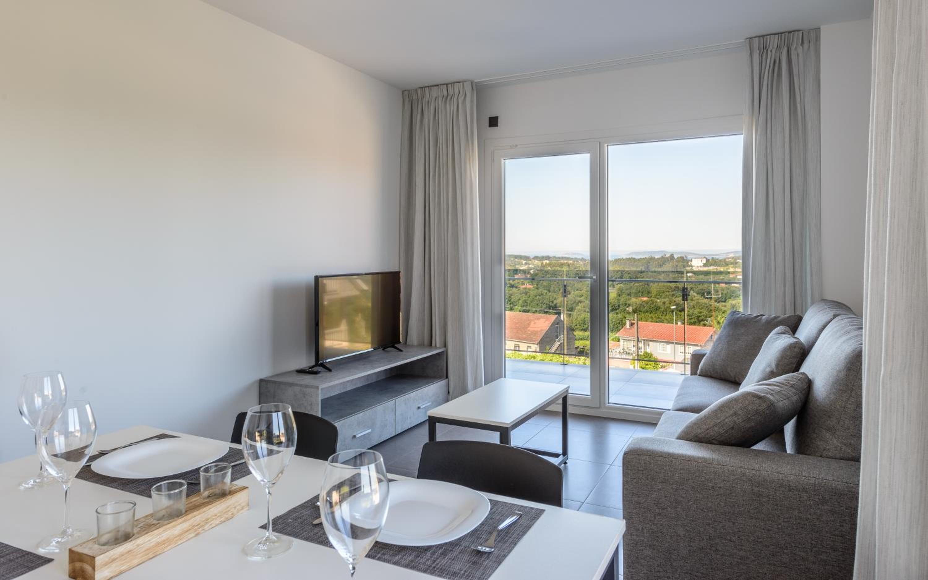 One-Bedroom Apartment with Sea View - Photo 20