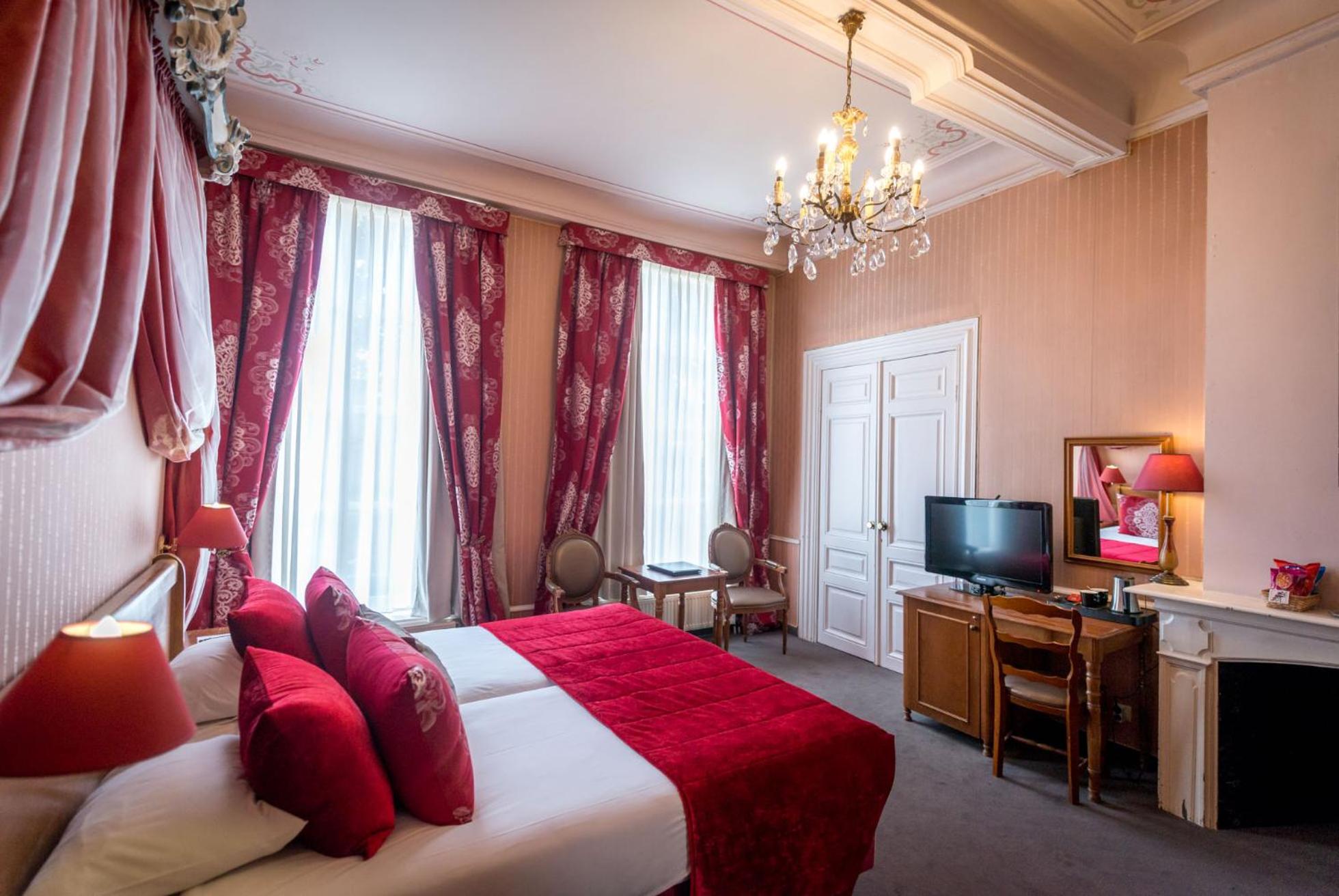 Deluxe Double Room - Photo 16