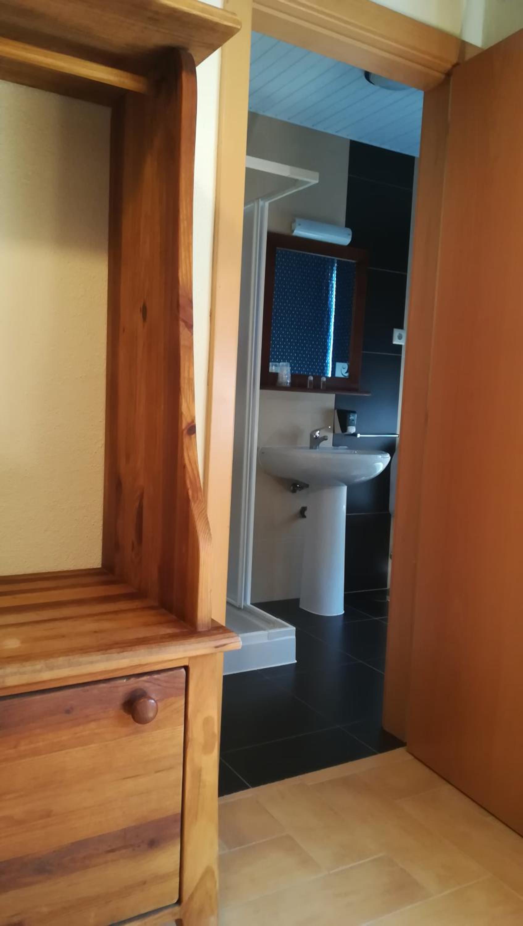 Two-Bedroom Suite - Photo 5