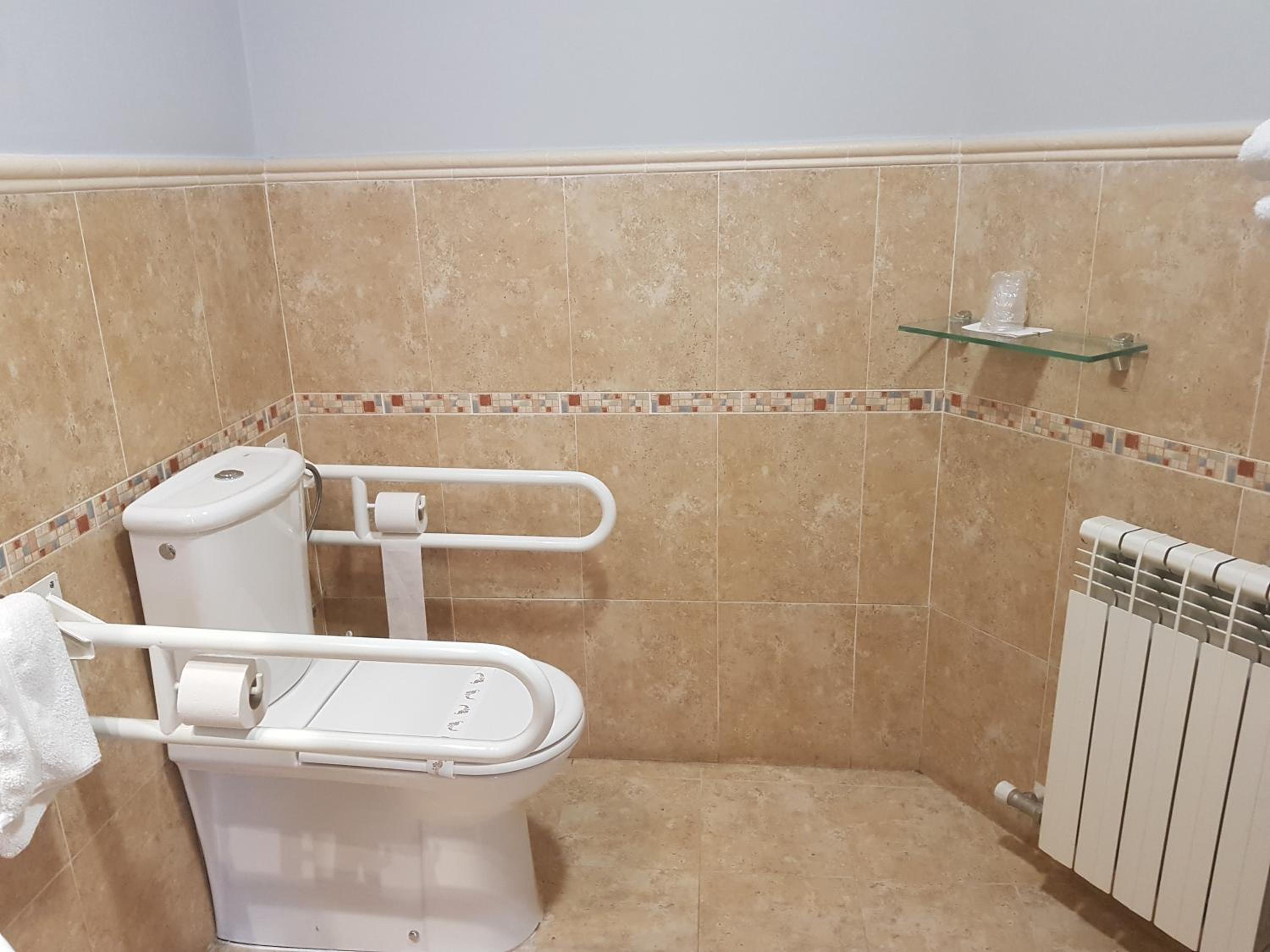 Double or Twin Room - Photo 14