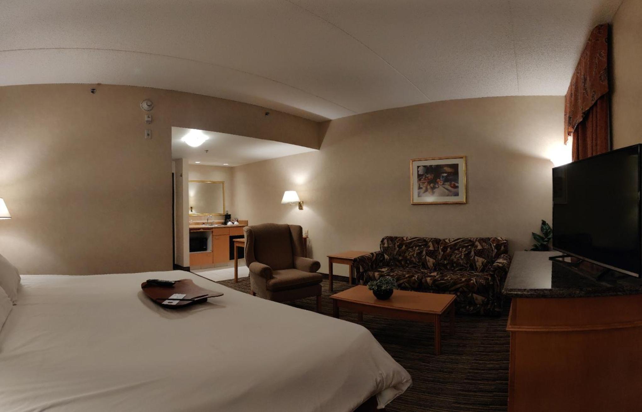 King Suite - Photo 1