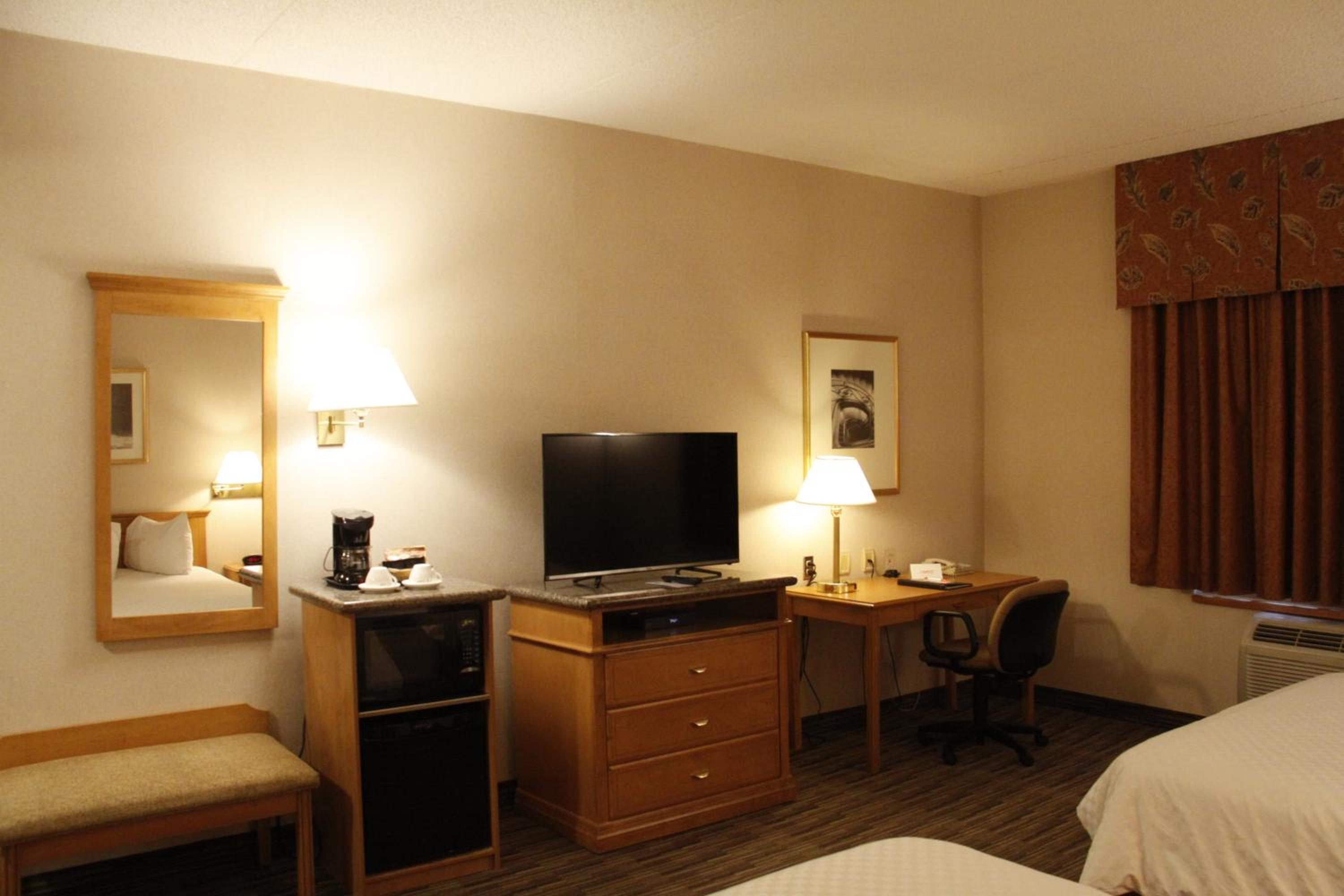 Queen Room - Photo 9