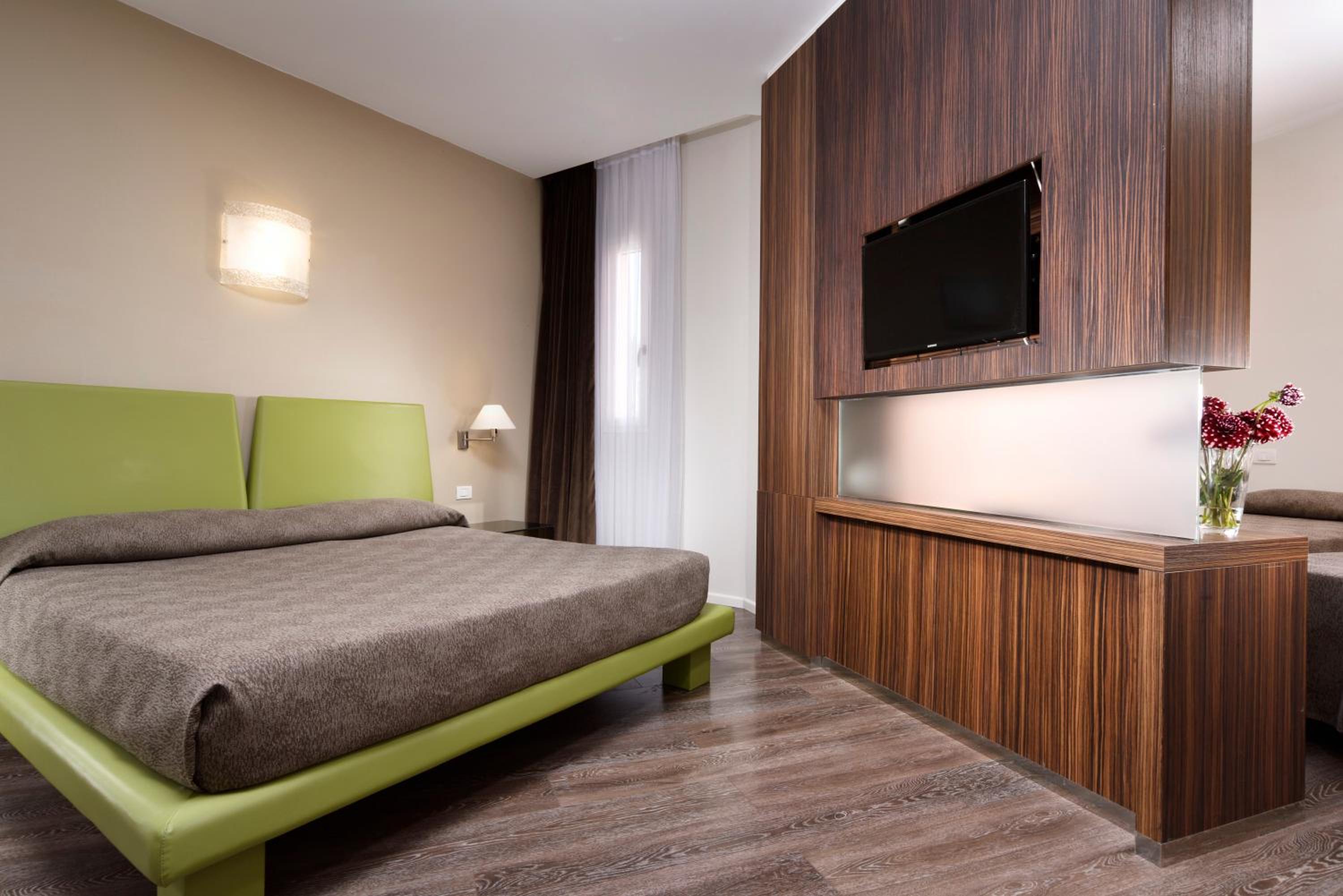 Junior Suite with Balcony photo 1