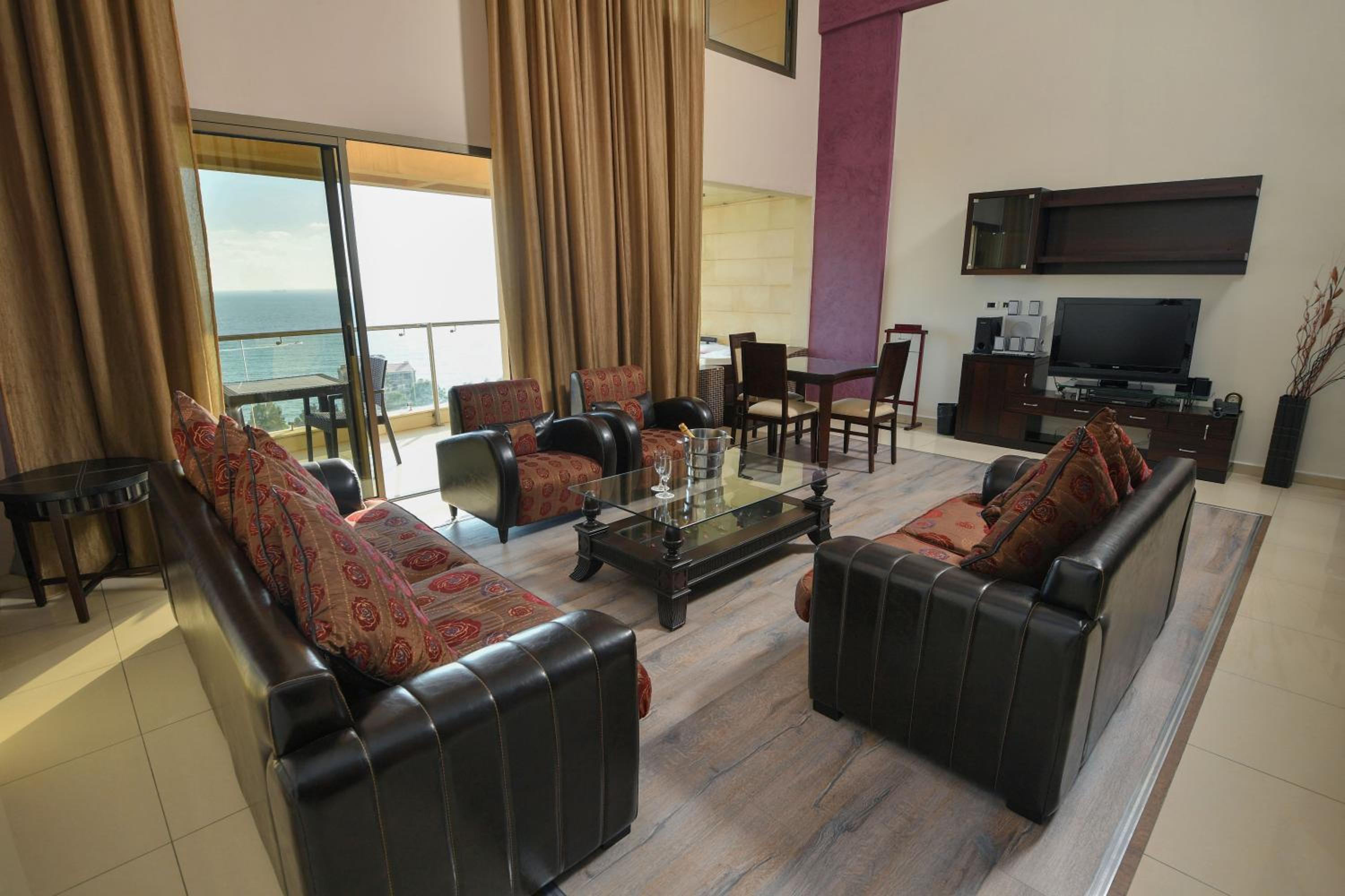 Imperial Suite - Photo 9