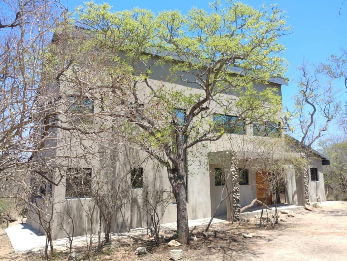 Three-Bedroom Villa - Photo 40