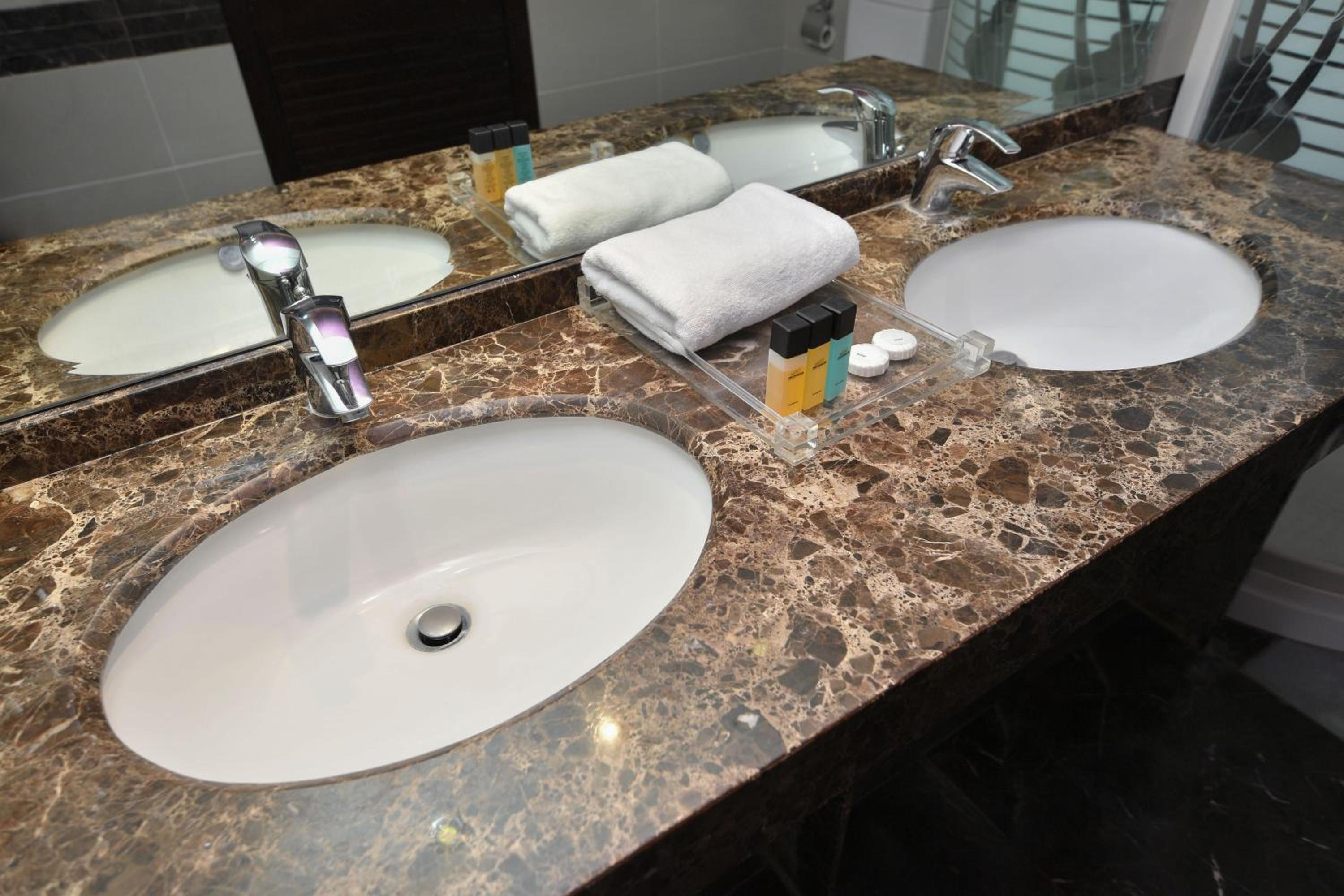 Royal Suite - Photo 3