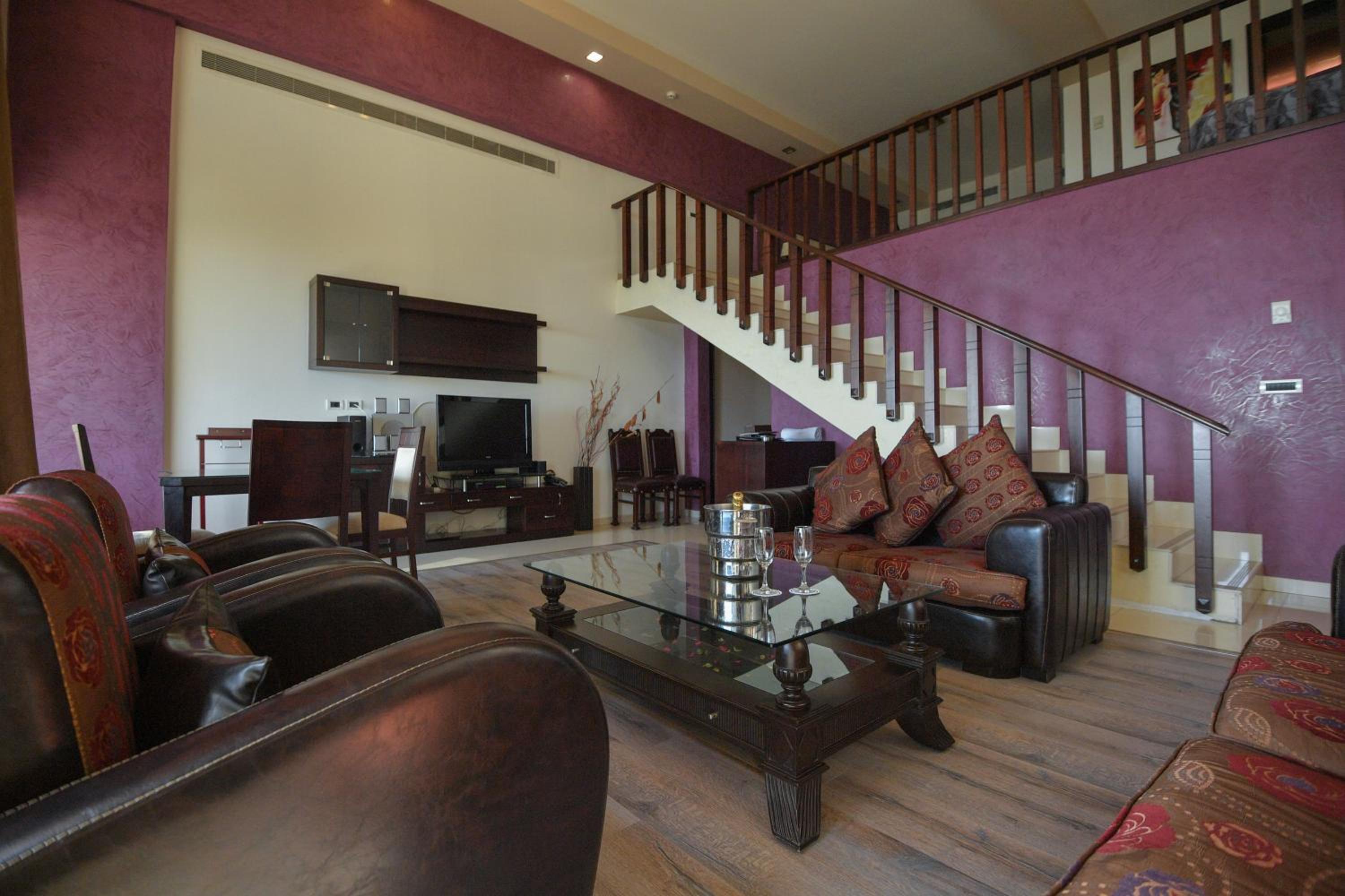 Royal Suite - Photo 8