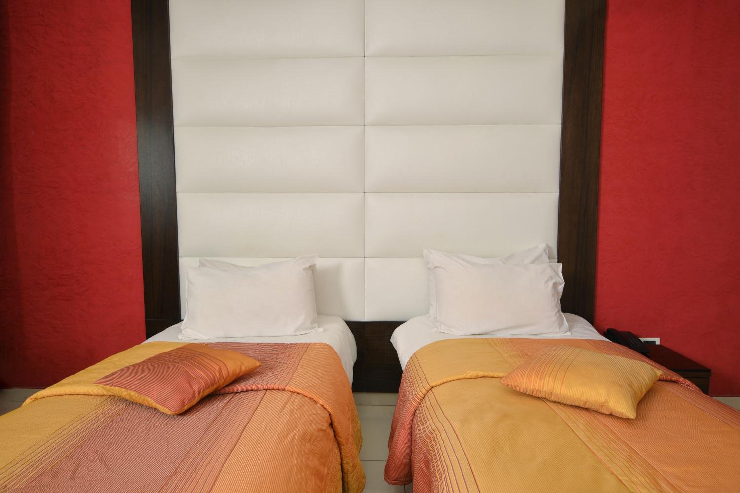 Standard Double Room - Photo 6